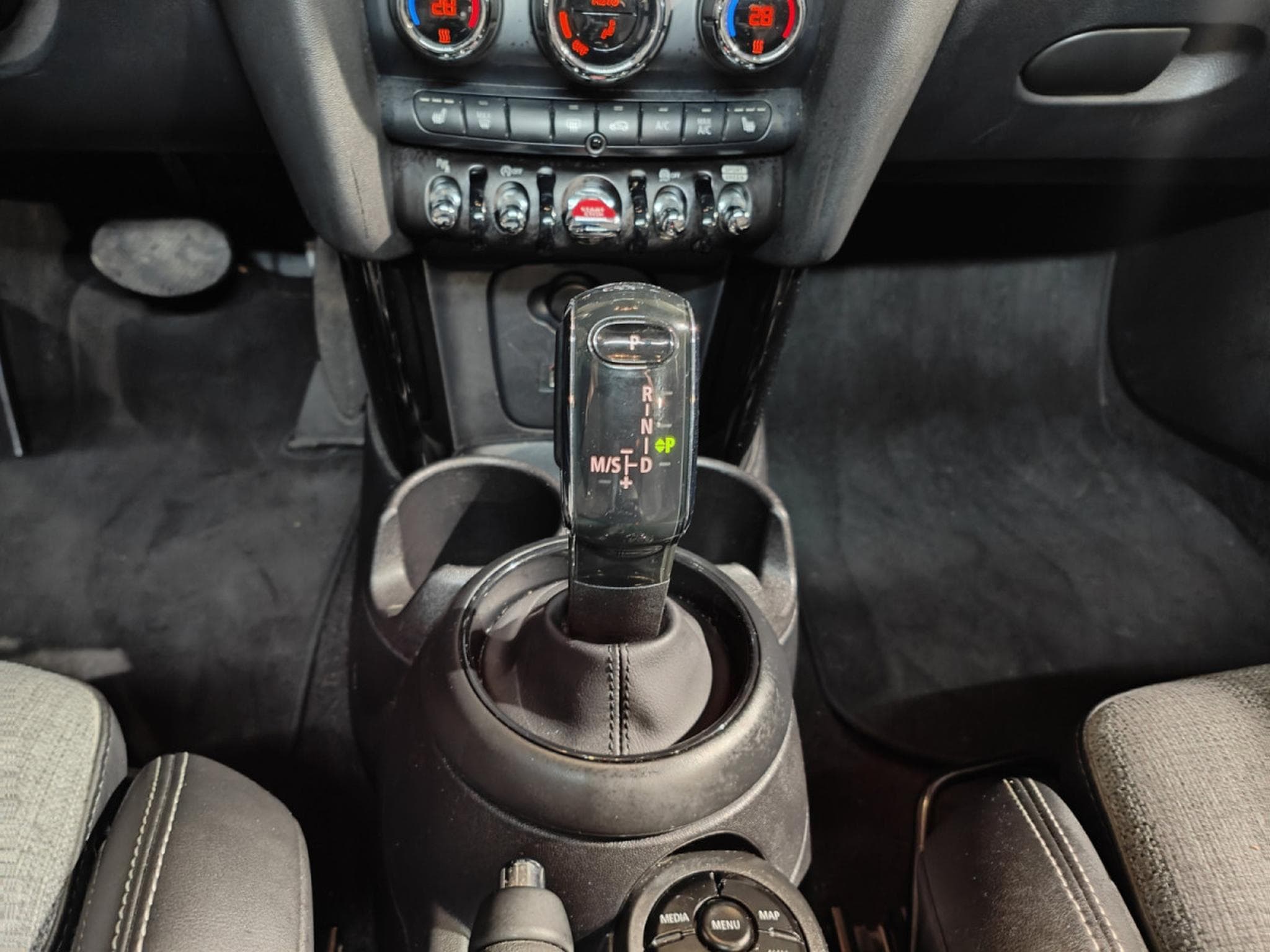 Mini Cooper 1.5 GPS CARPLAY CAMERA SIEGES CHAUFFANTS TOIT PANP (2021) - Foto 12