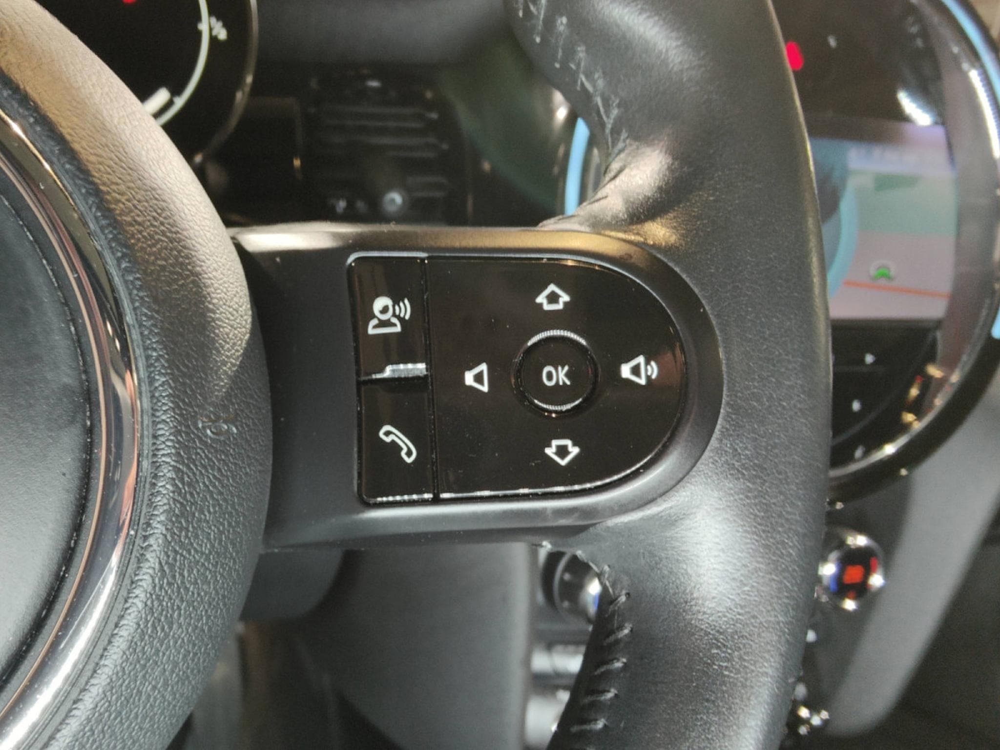 Mini Cooper 1.5 GPS CARPLAY CAMERA SIEGES CHAUFFANTS TOIT PANP (2021) - Foto 17