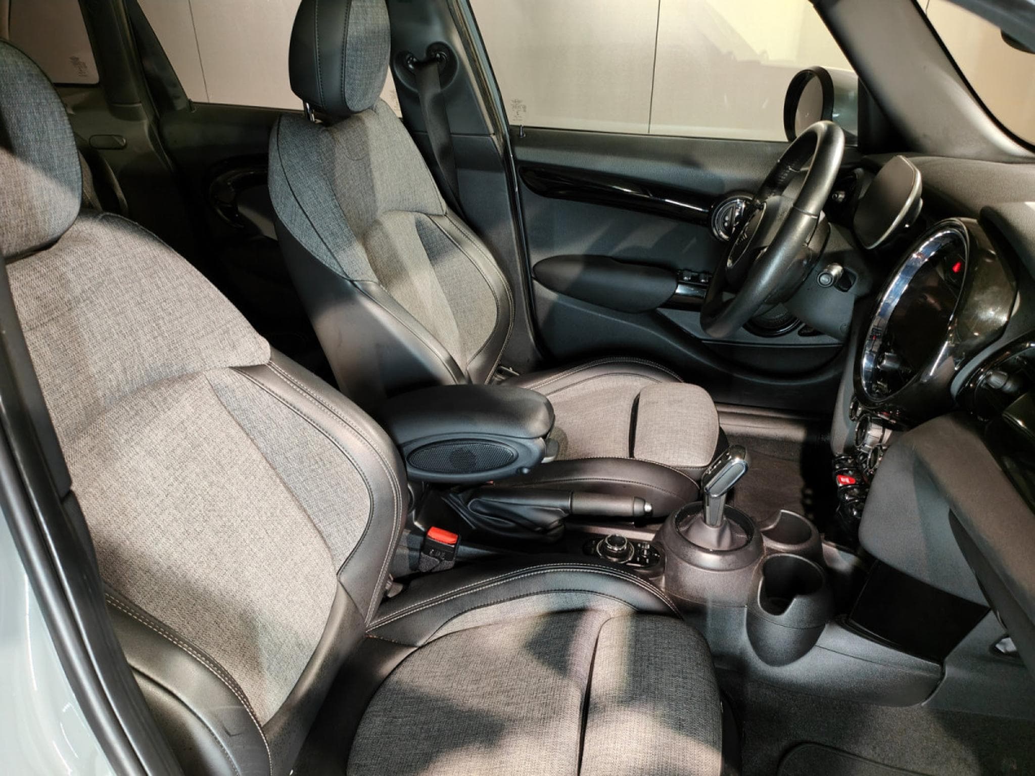 Mini Cooper 1.5 GPS CARPLAY CAMERA SIEGES CHAUFFANTS TOIT PANP (2021) - Foto 7