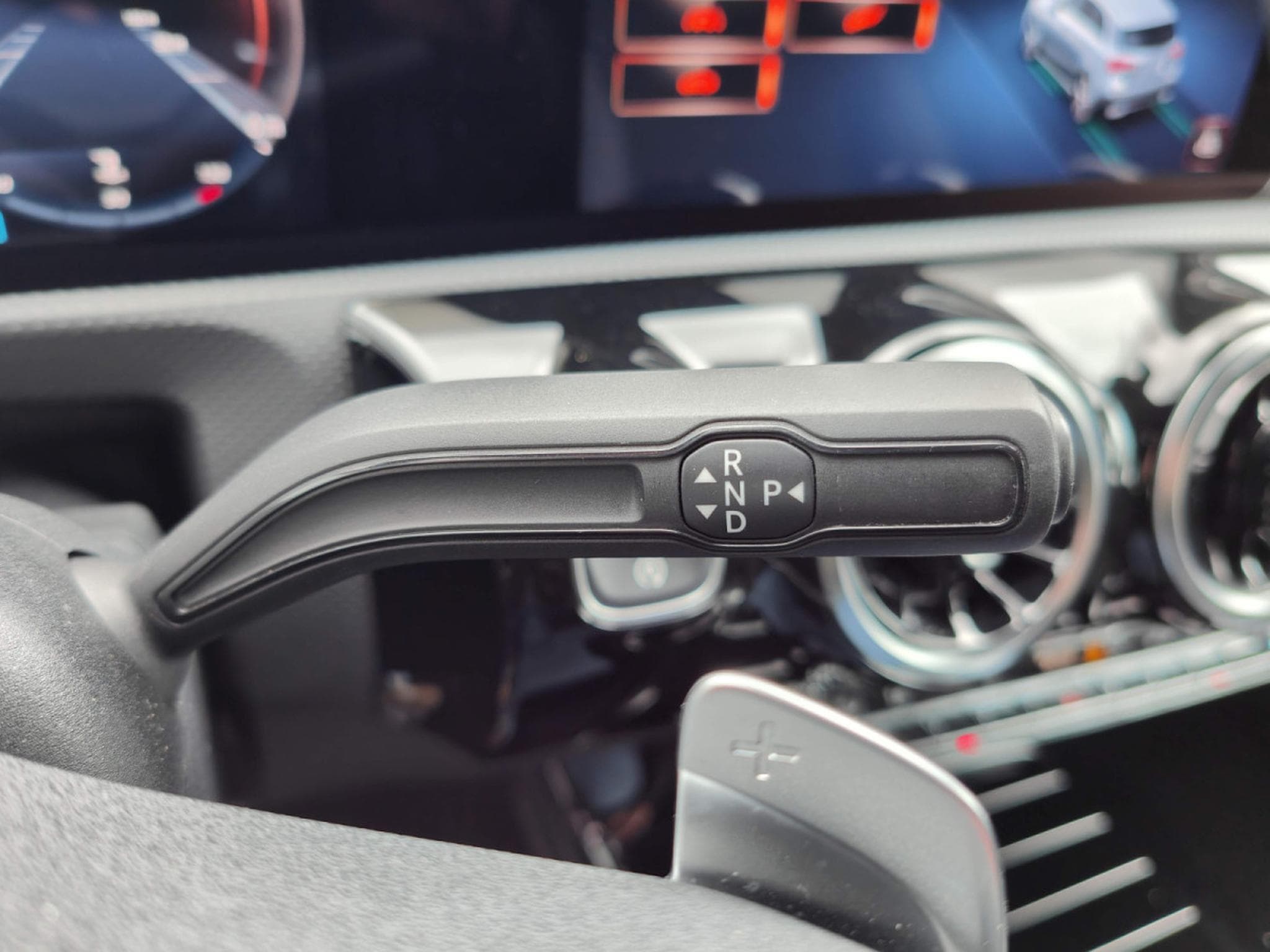 Mercedes A 180 180D PACK AMG CAMERA GPS CARPLAY LED SIEGES ELECTRIQUES (2019) - Photo 14