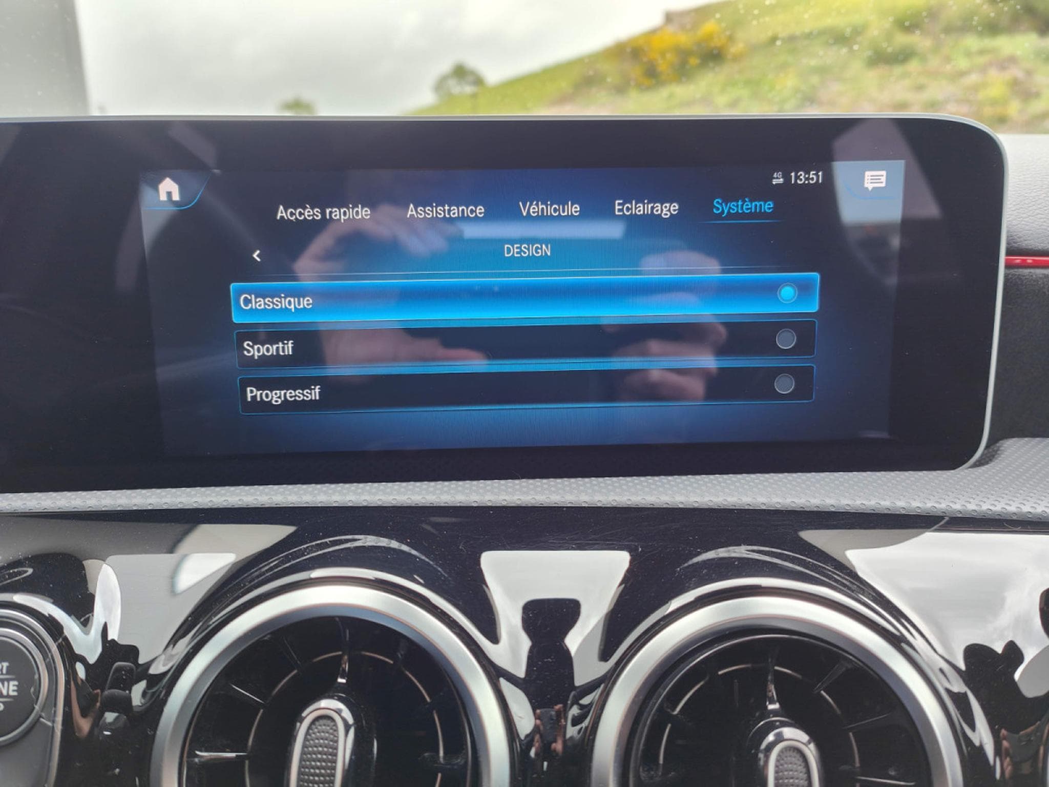 Mercedes A 180 180D PACK AMG CAMERA GPS CARPLAY LED SIEGES ELECTRIQUES (2019) - Photo 29