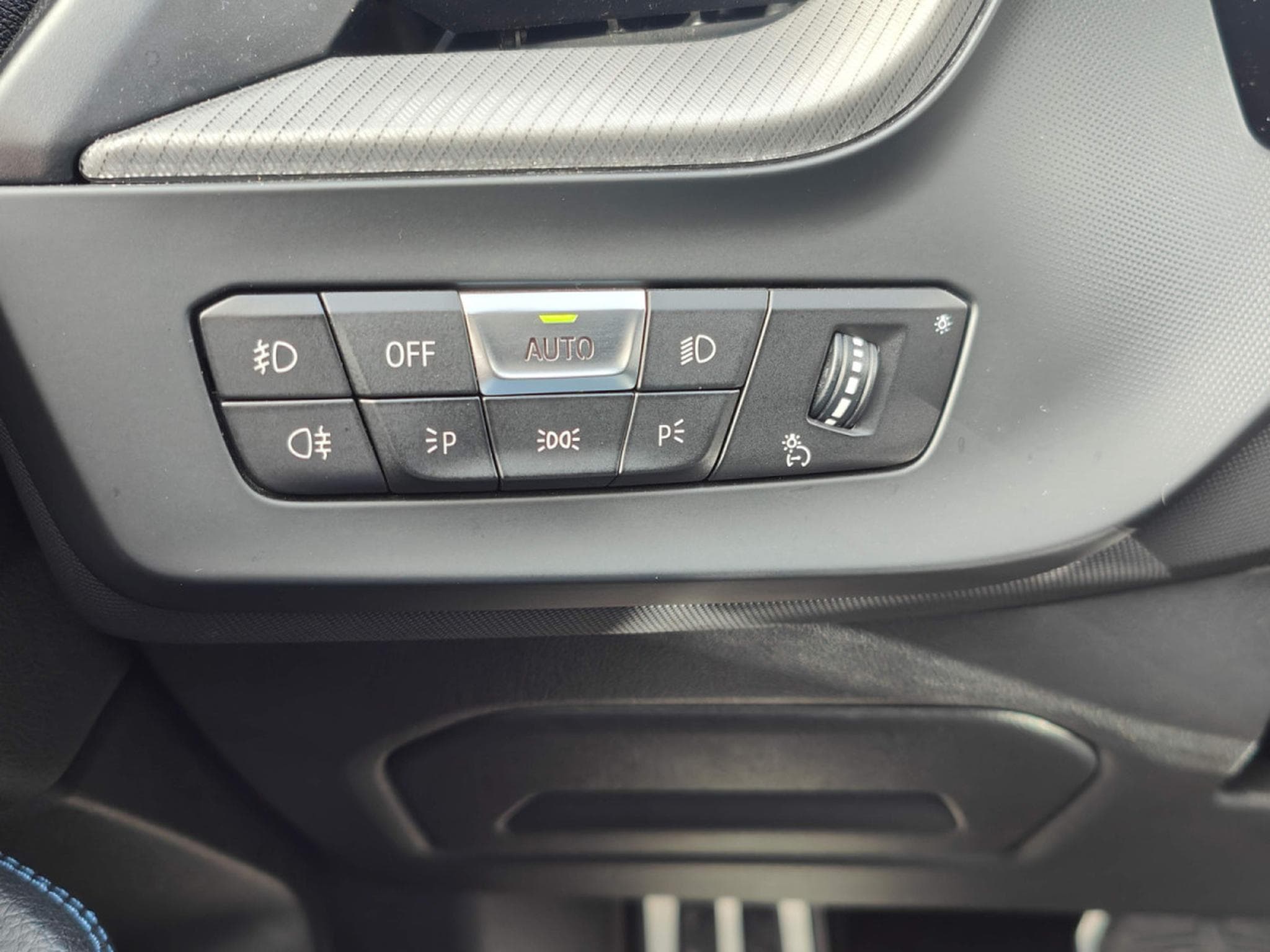BMW 120 120iA SDRIVE PACK M GPS CARPLAY SIEGES CHAUFFANTS ECLAIRAGE (2021) - Photo 16