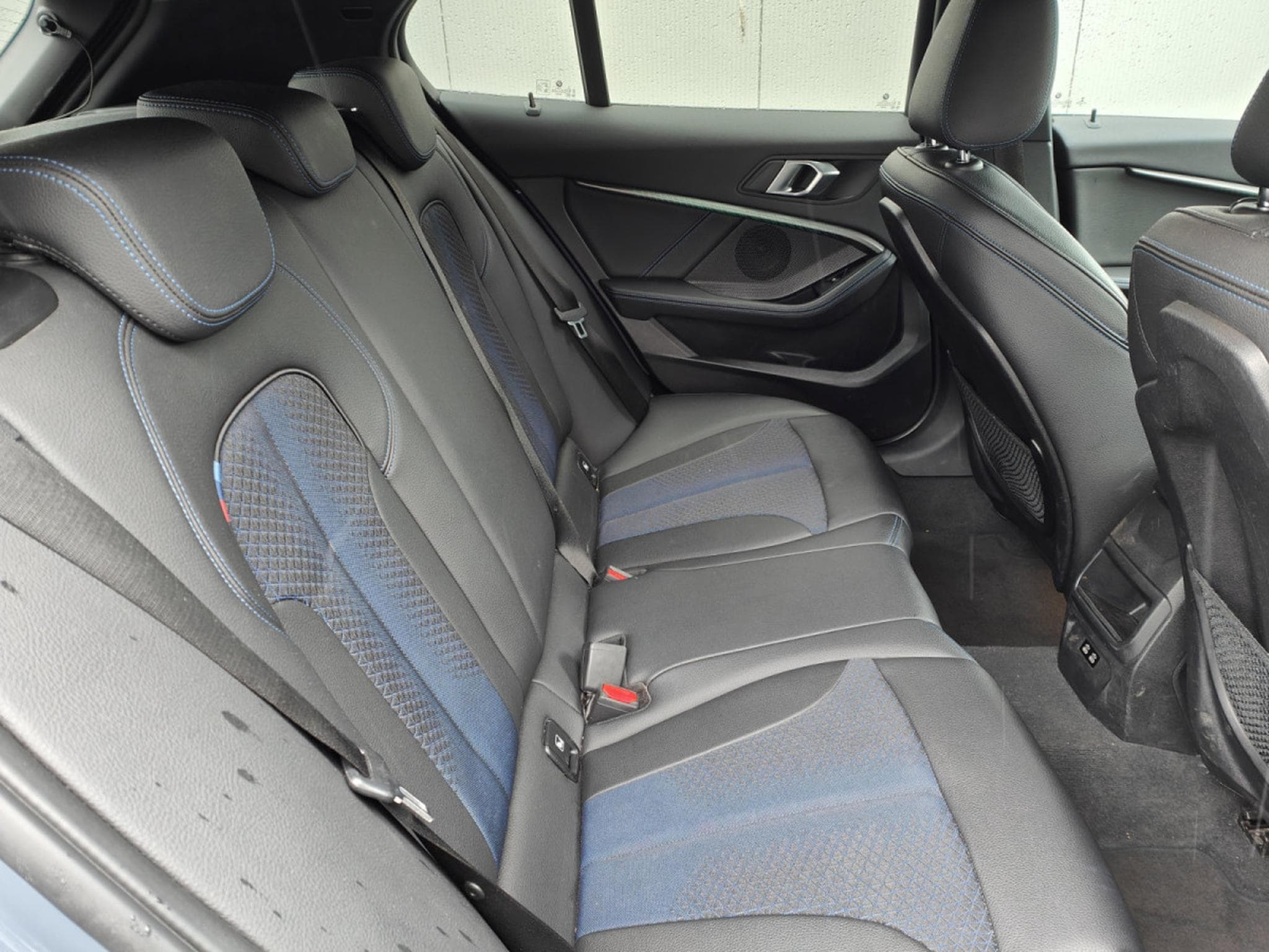BMW 118 118I PACK M GPS CAMERA CARPLAY SIEGES CHAUFFANTS (2021) - Photo 9