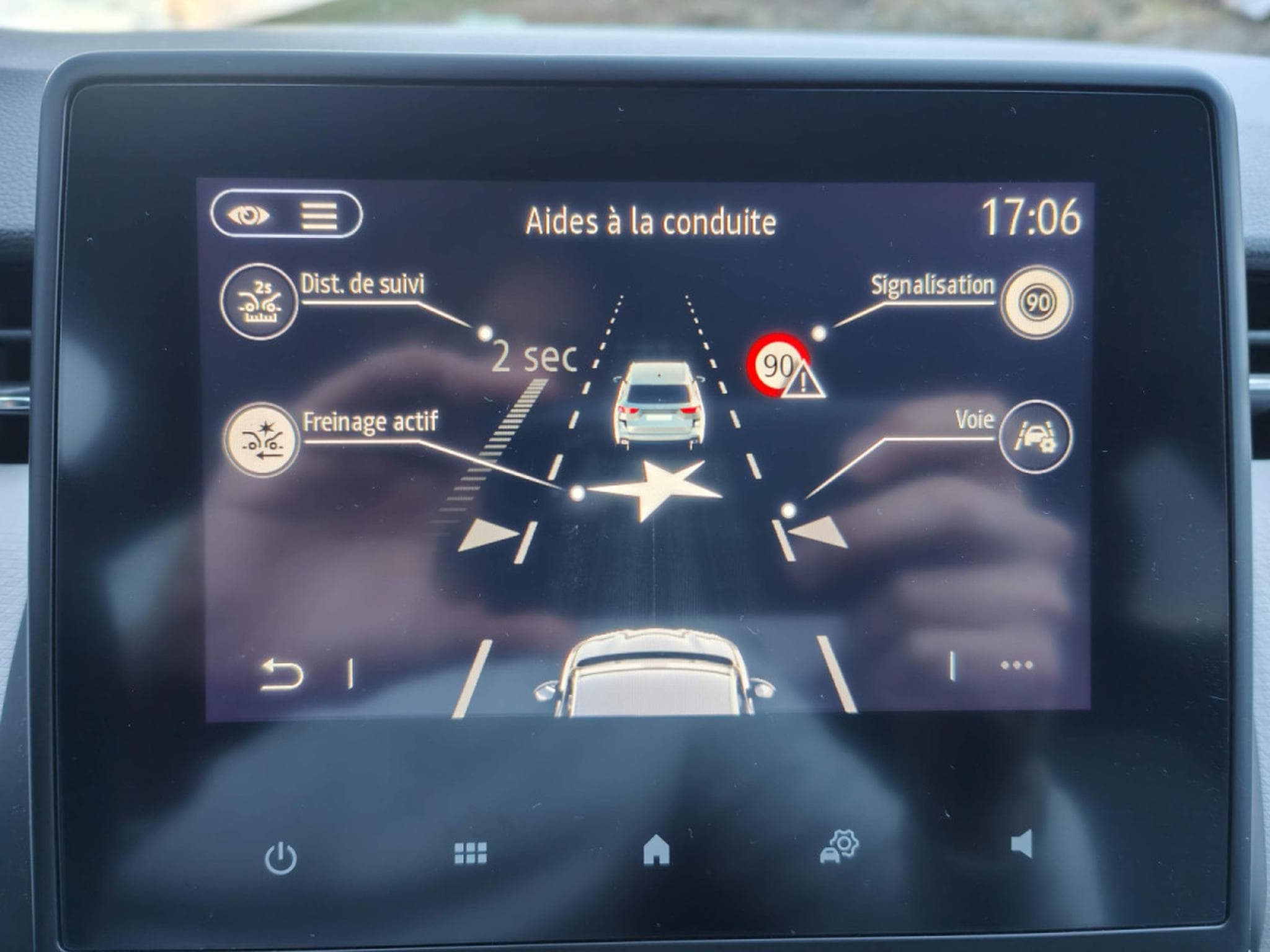 Renault Clio 1.5 DCI LIMITED GPS CLIM LED CRUISE ATTELAGE (2022) - Photo 24
