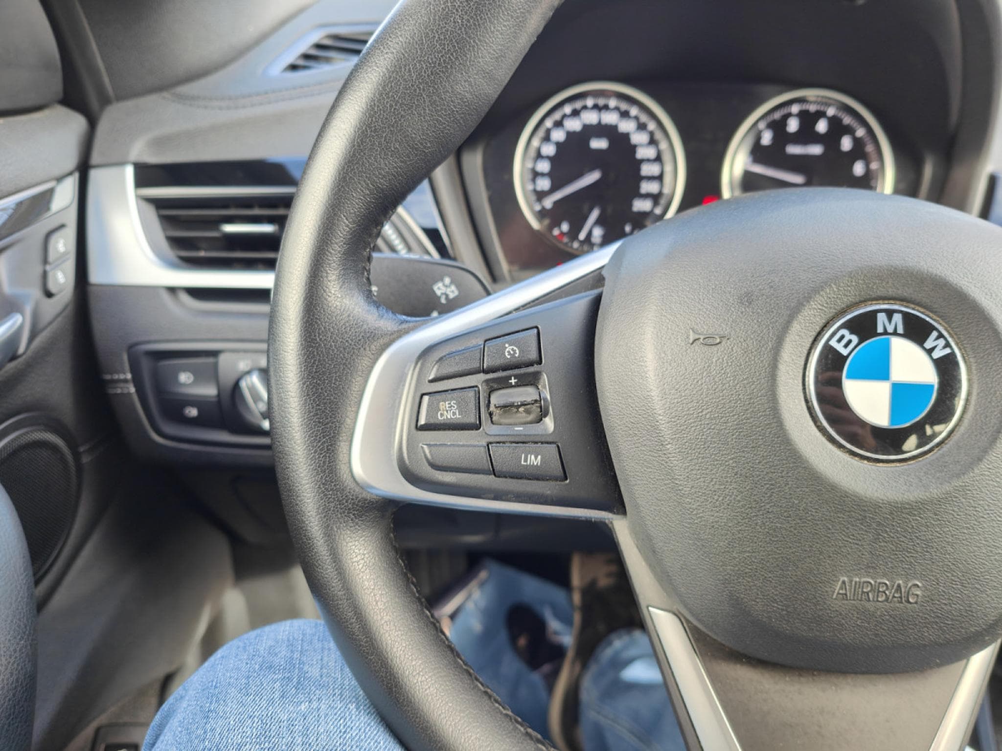 BMW X1 SDRIVE18iA PACK M TOIT PANO OUVRANT GPS CUIR (2021) - Photo 19