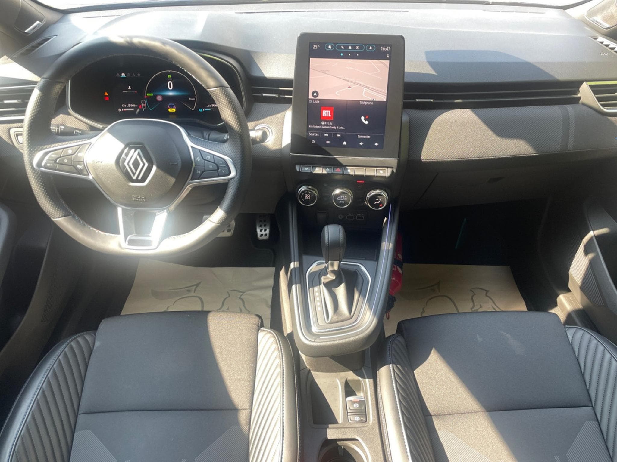 Renault Clio 1.6 Tce E-TECH Hybrid Esprit Alpine EDC (2025) - Photo 7
