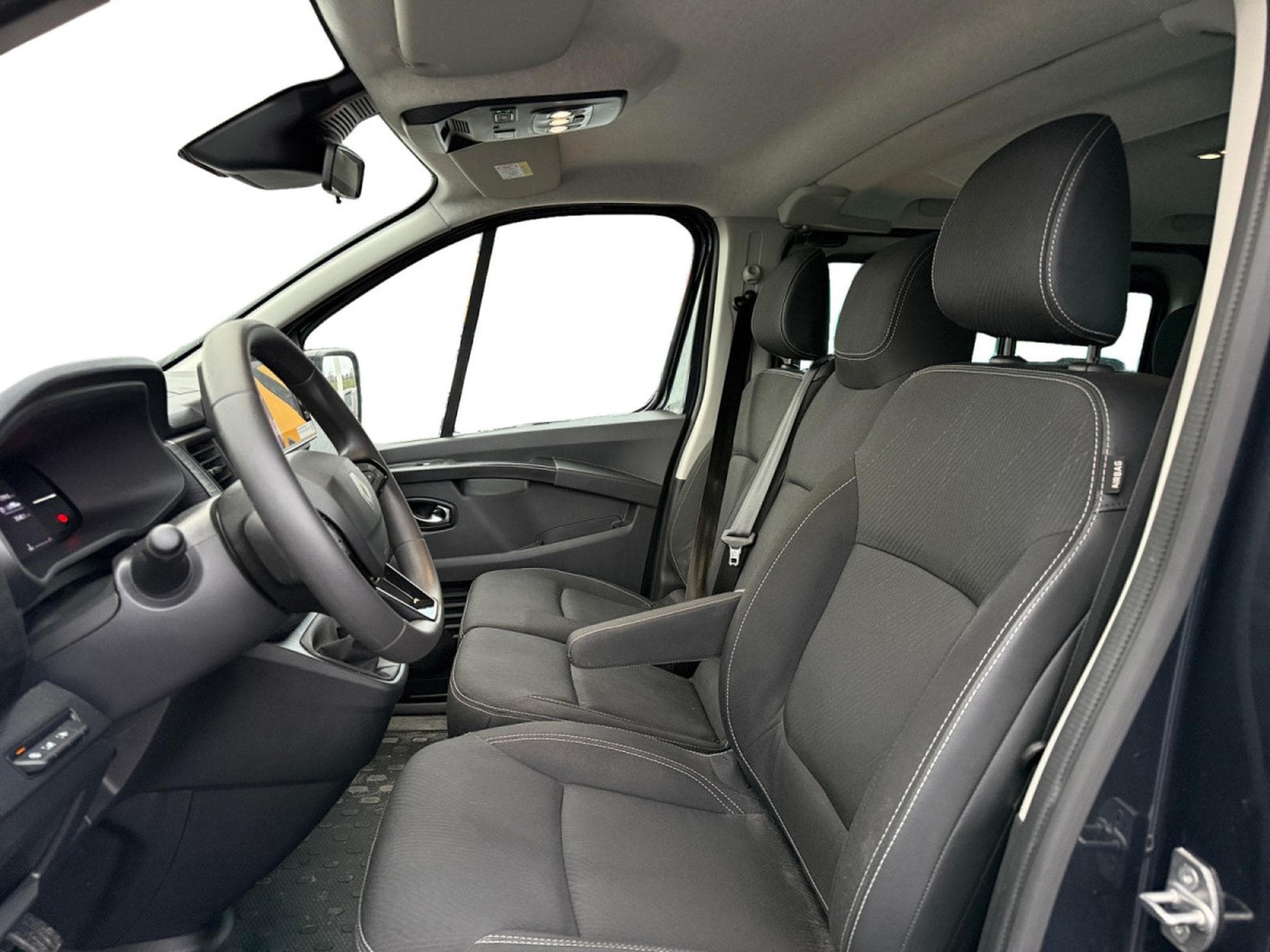 Renault Trafic 2.0 blueDCI Grand Passenger Intens 9pl (2025) - Photo 6