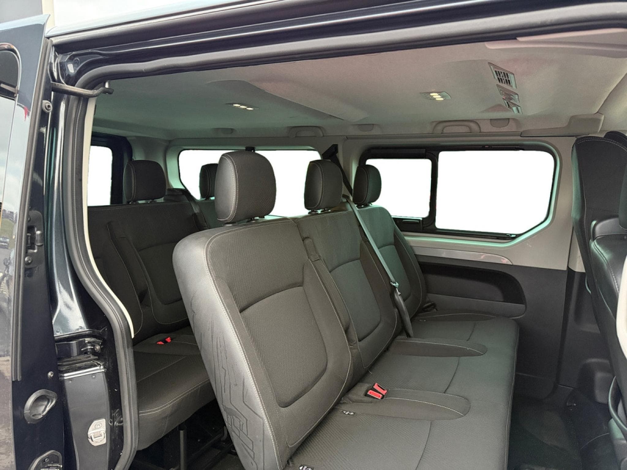 Renault Trafic 2.0 blueDCI Grand Passenger Intens 9pl (2025) - Photo 8