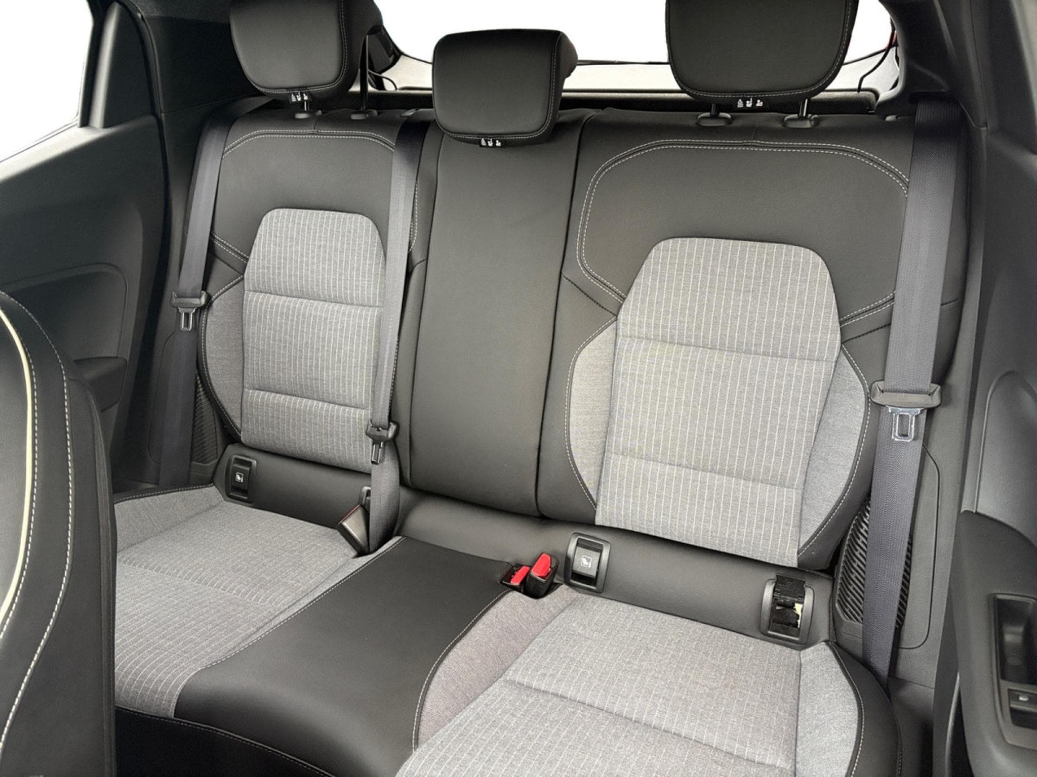 Renault Clio 1.6i Techno E-Tech Full Hybrid (2025) - Photo 8