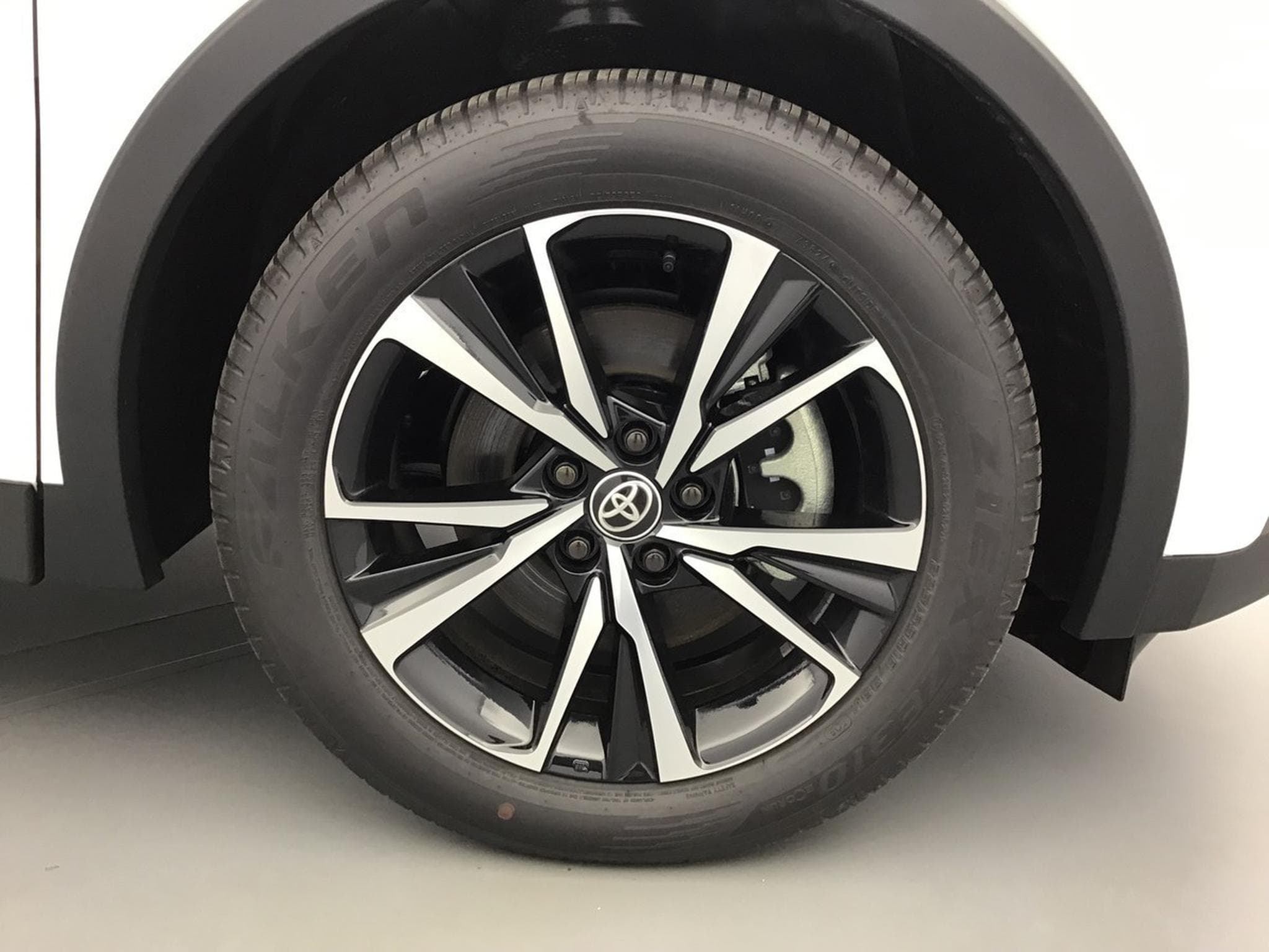 Toyota C-HR 2.0 Plug-In Hybrid 225 Design (2025) - Foto 6