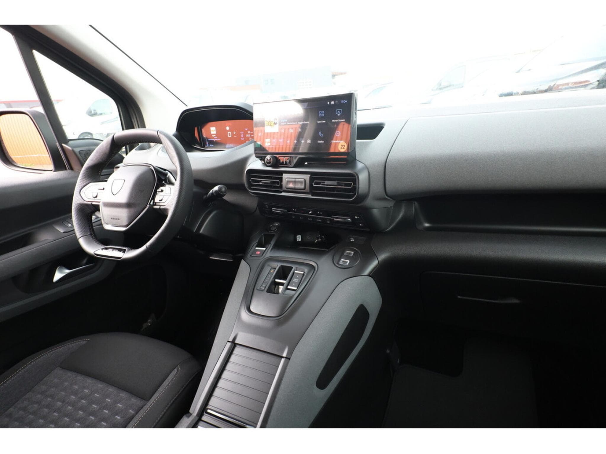 Peugeot Rifter 1.5 BlueHDI 130 EAT8 L1 GT (2025) - Foto 9