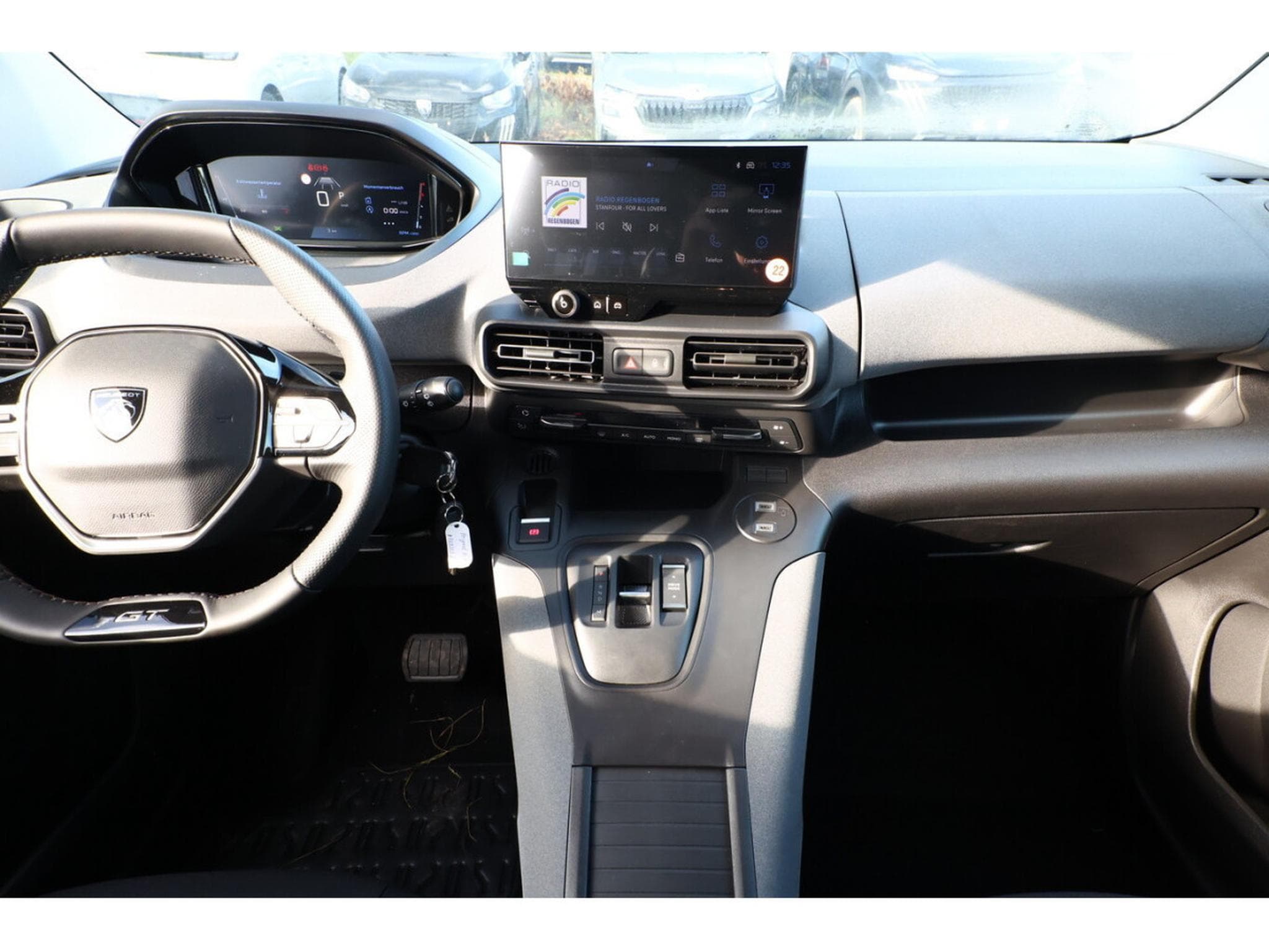 Peugeot Rifter 1.5 BlueHDI 130 EAT8 L1 GT (2025) - Foto 9