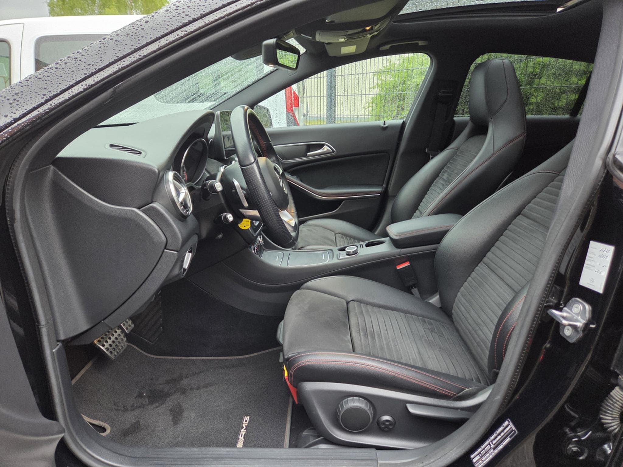 Mercedes CLA 200 Shooting Brake AMG-LINE 7G-DCT (2019) - Photo 8