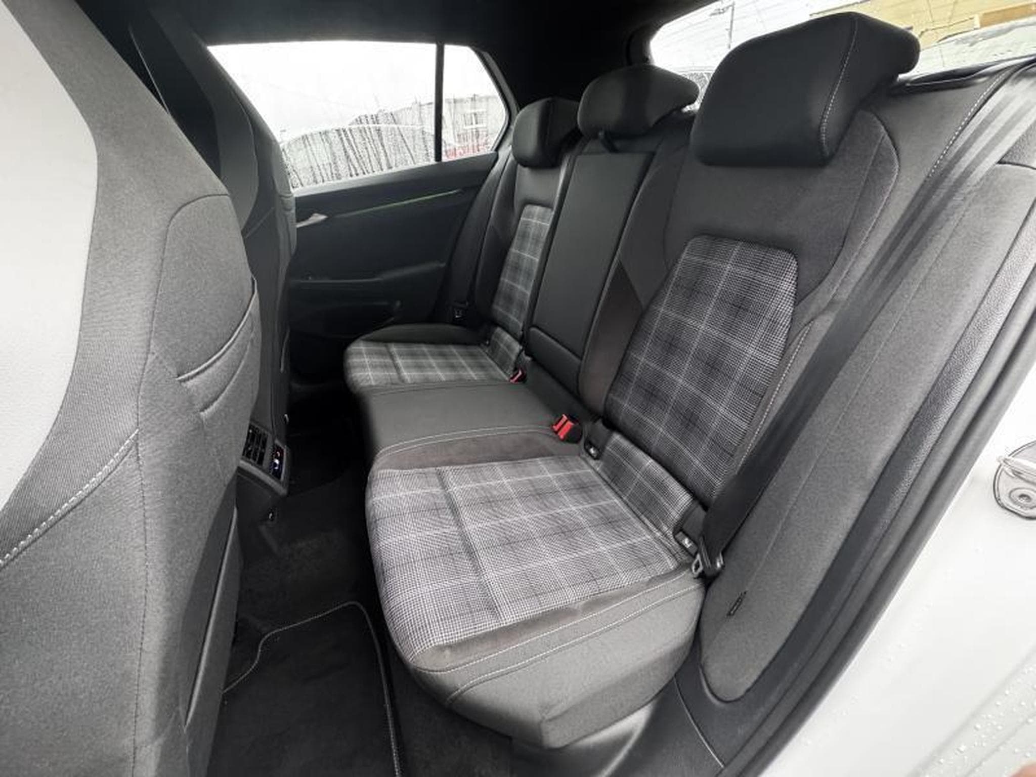 VW Golf GTD VIII 2.0 TDI SCR 200CV (2022) - Photo 10