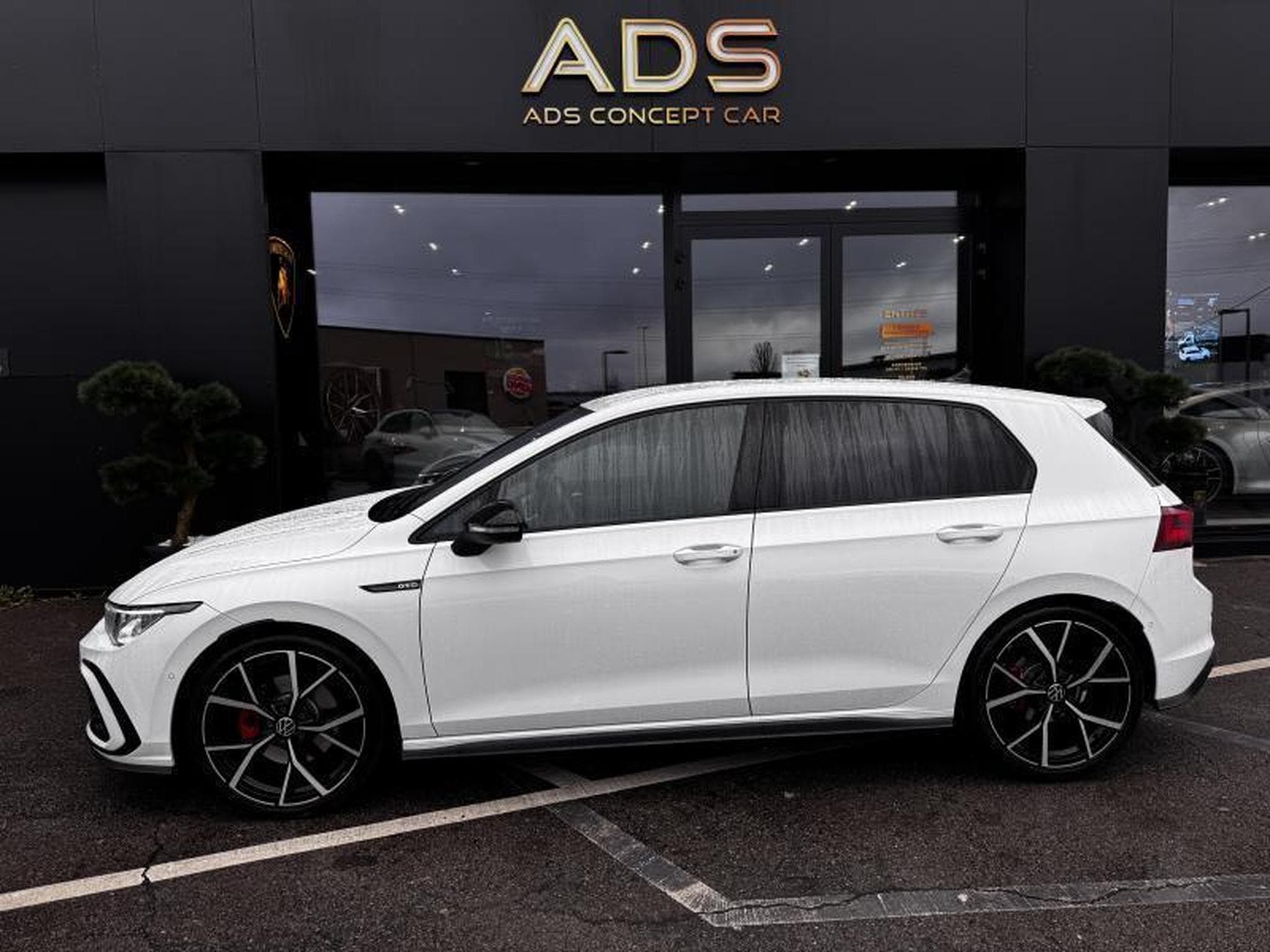 VW Golf GTD VIII 2.0 TDI SCR 200CV (2022) - Photo 2