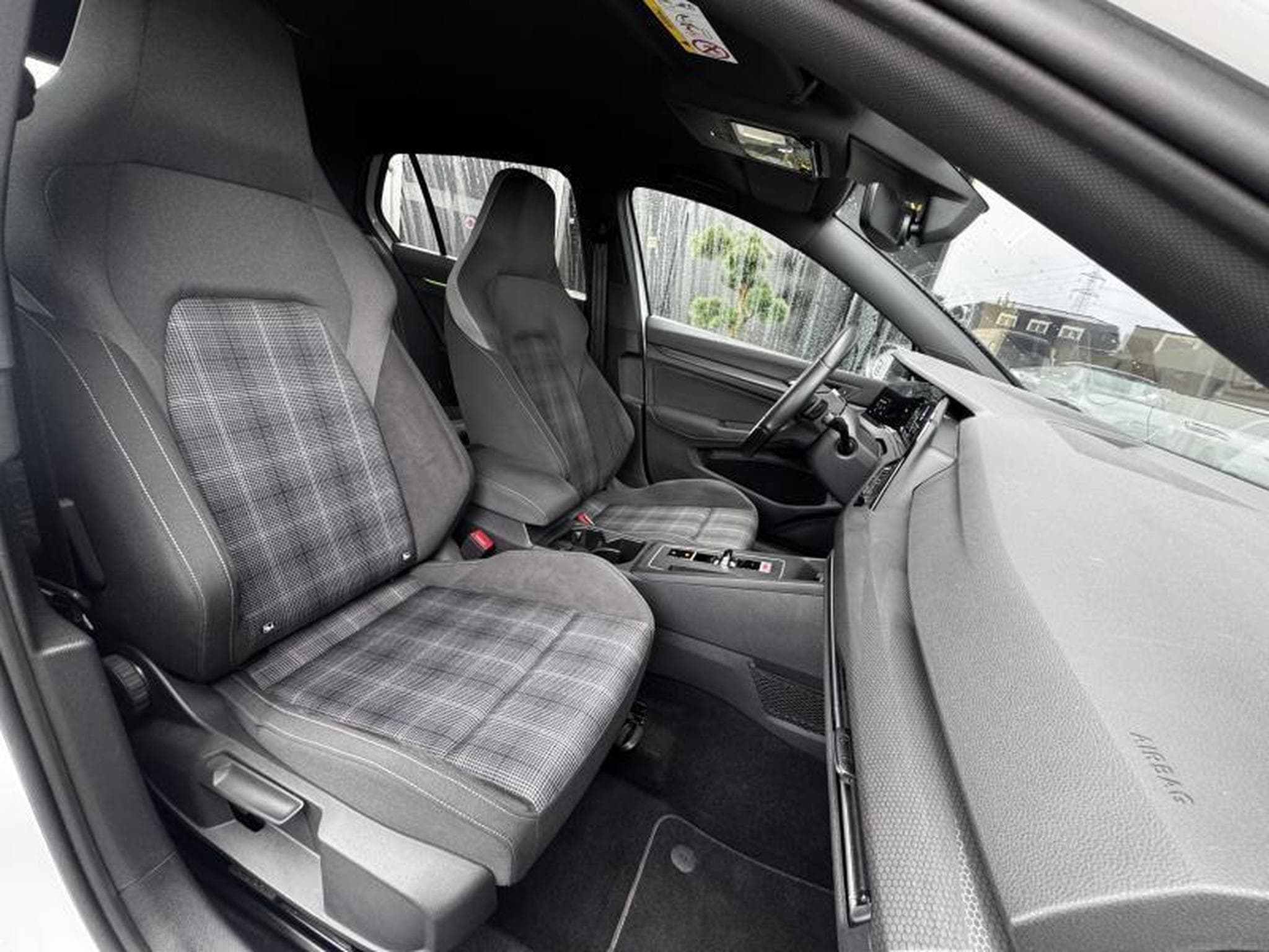 VW Golf GTD VIII 2.0 TDI SCR 200CV (2022) - Photo 9