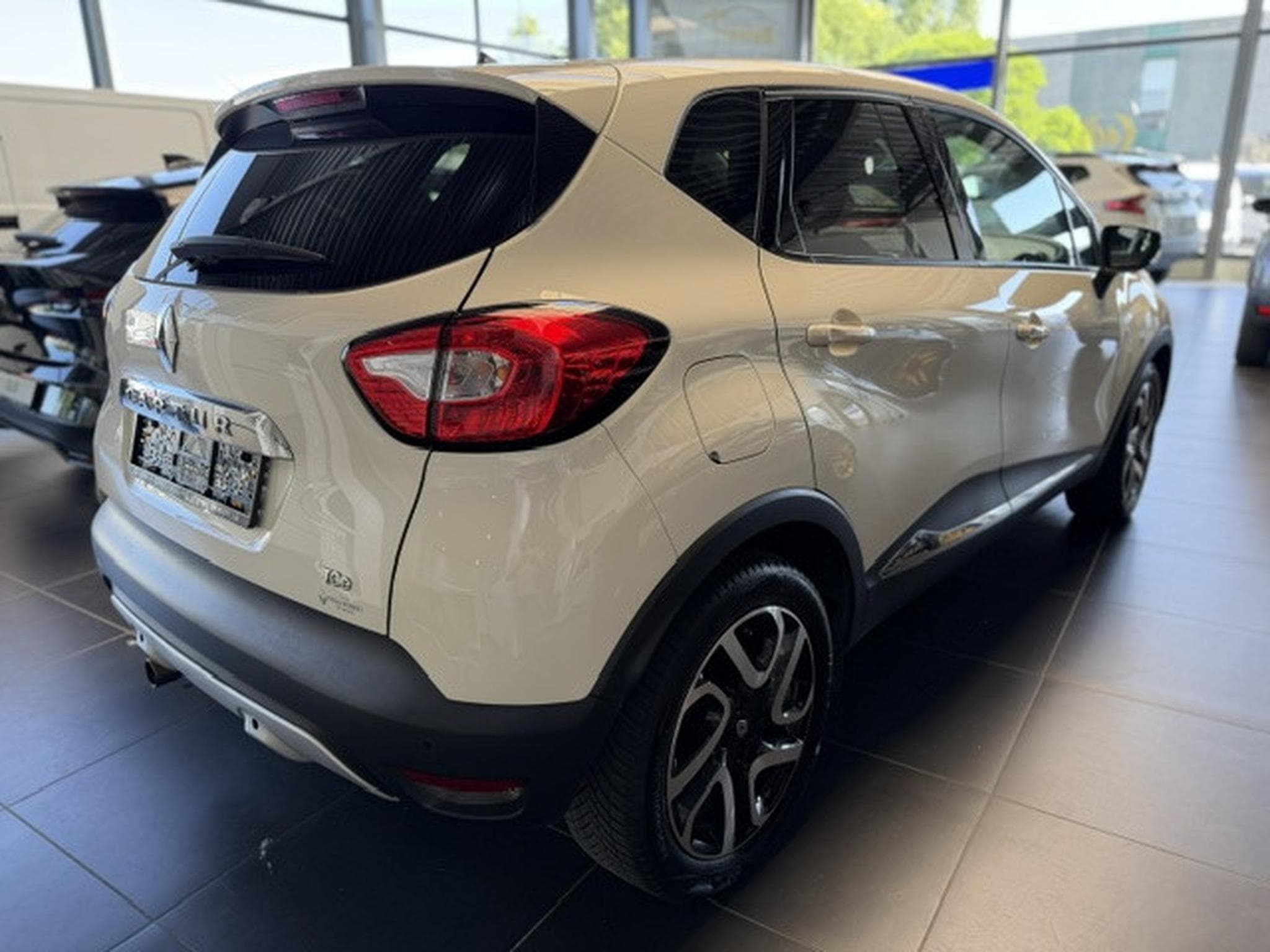 Renault Captur INTENS TCE 120 EDC (2014) - Photo 4