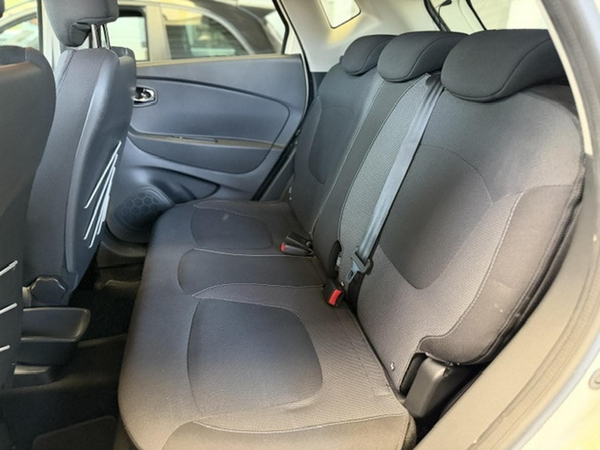 Renault Captur INTENS TCE 120 EDC (2014) - Photo 5