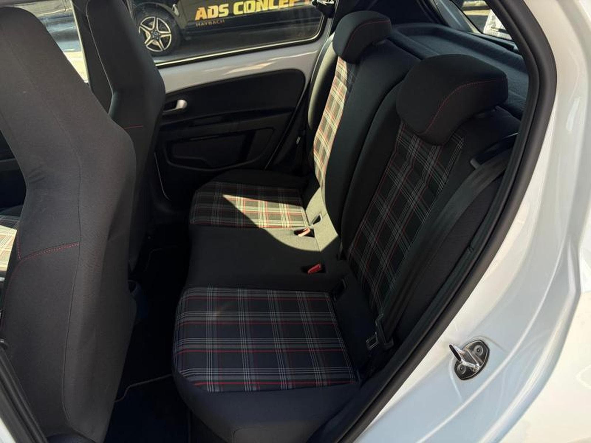 VW UP GTI (2021) - Photo 8