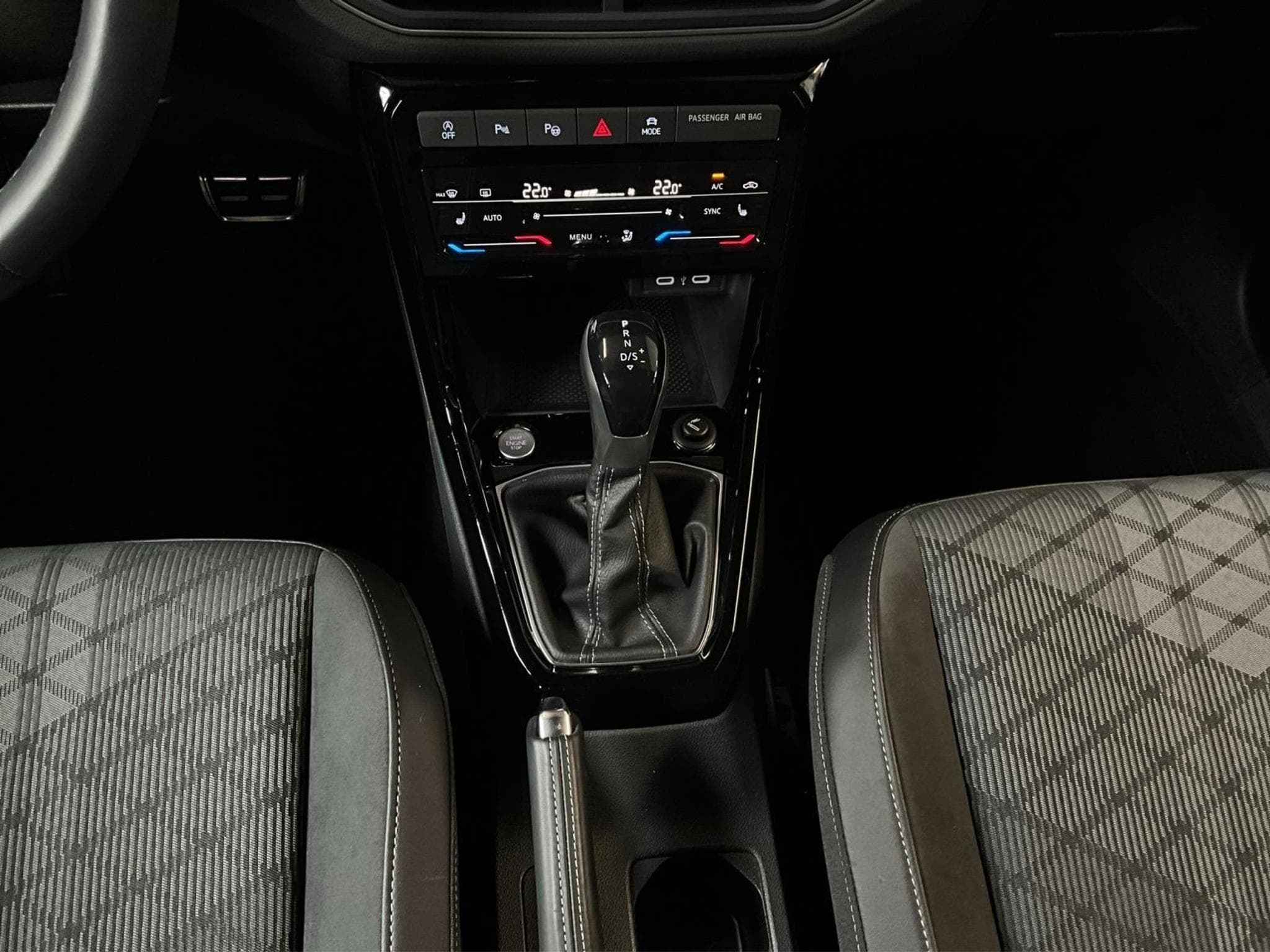 VW T-Cross R-Line+DSG+Led+IQ-Light+Navi (2024) - Photo 12