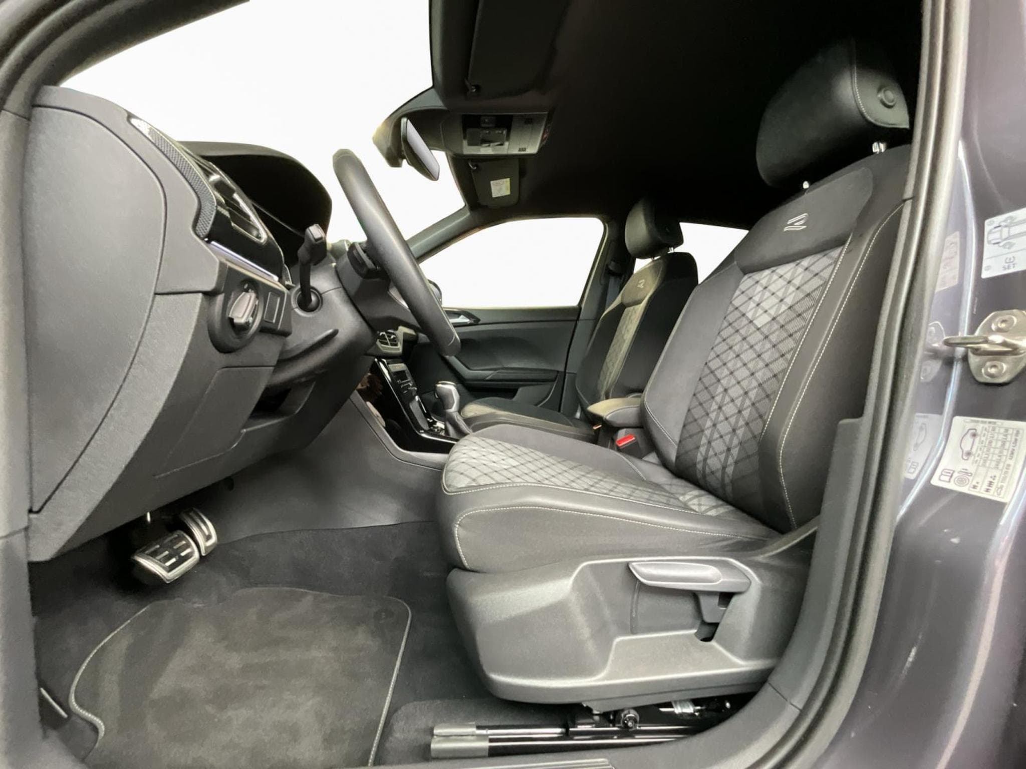 VW T-Cross R-Line+DSG+Led+IQ-Light+Navi (2024) - Photo 9