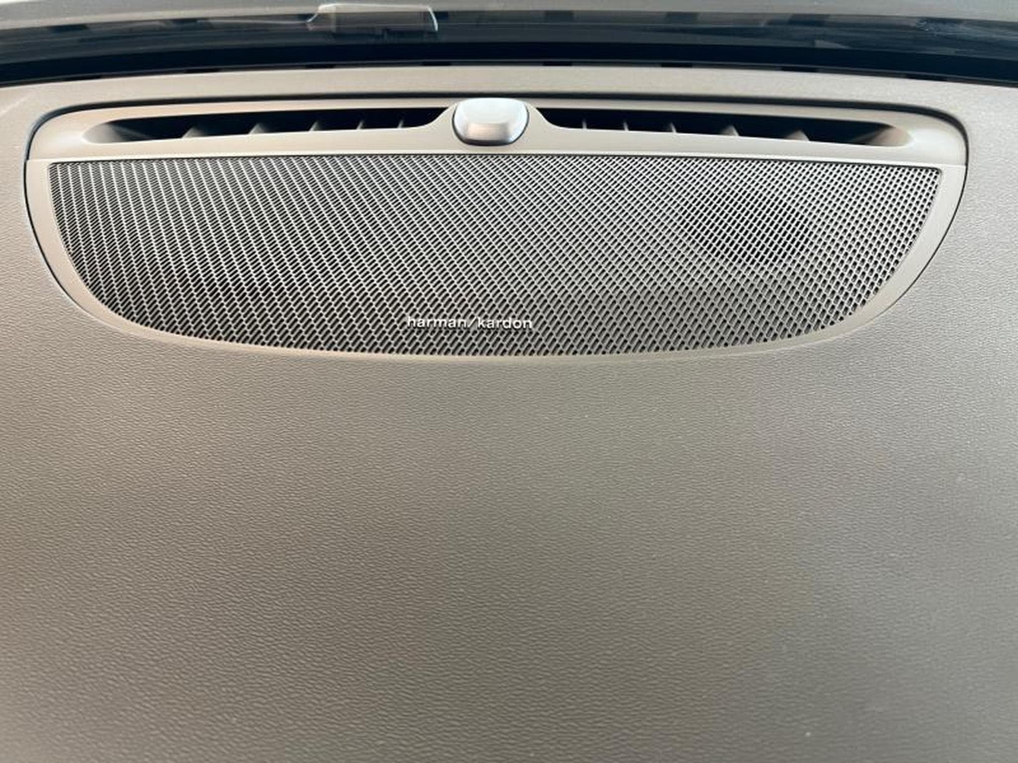 Volvo V60 Plus Dark (2025) - Photo 14