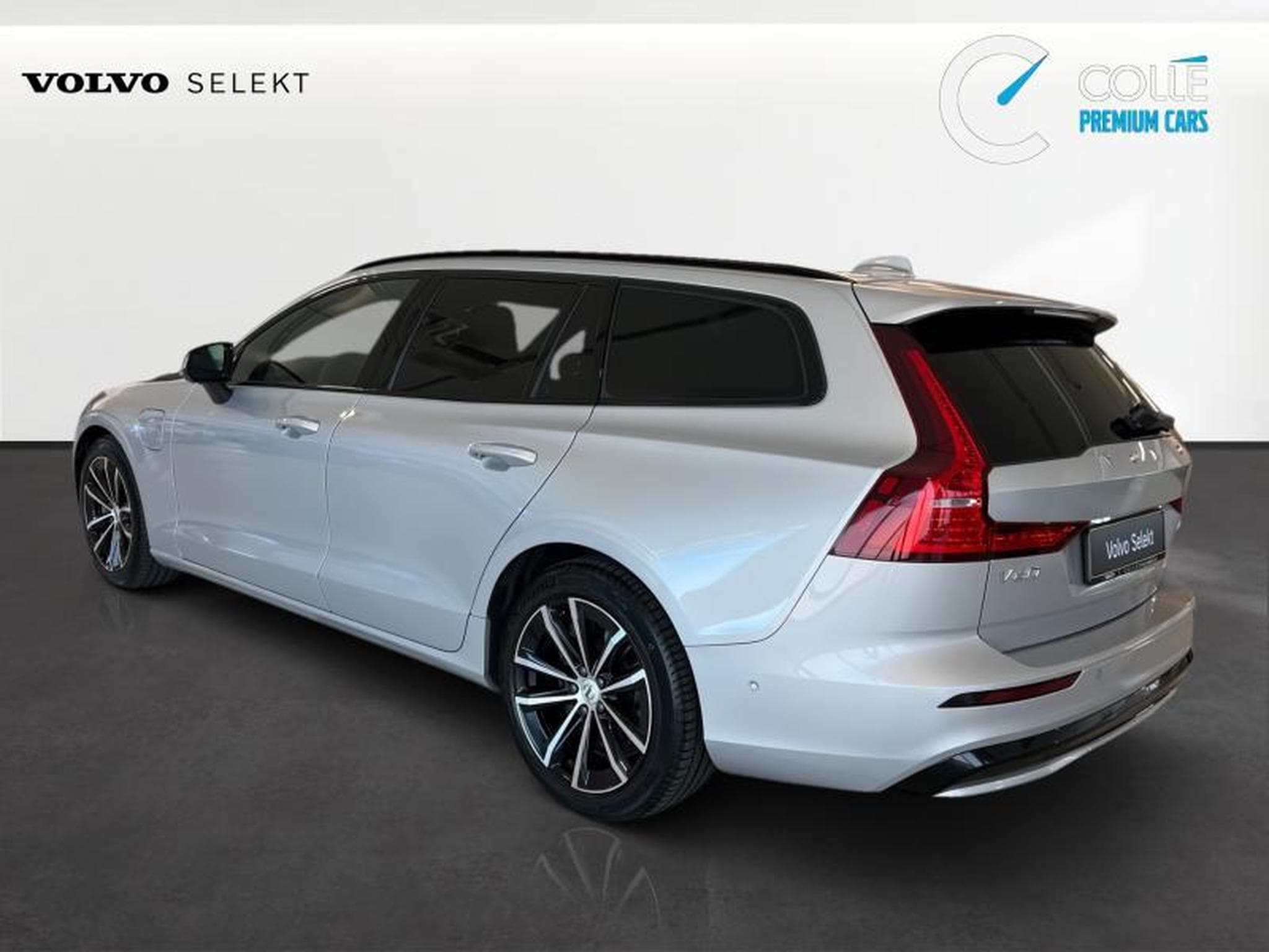 Volvo V60 Plus Dark (2025) - Photo 2
