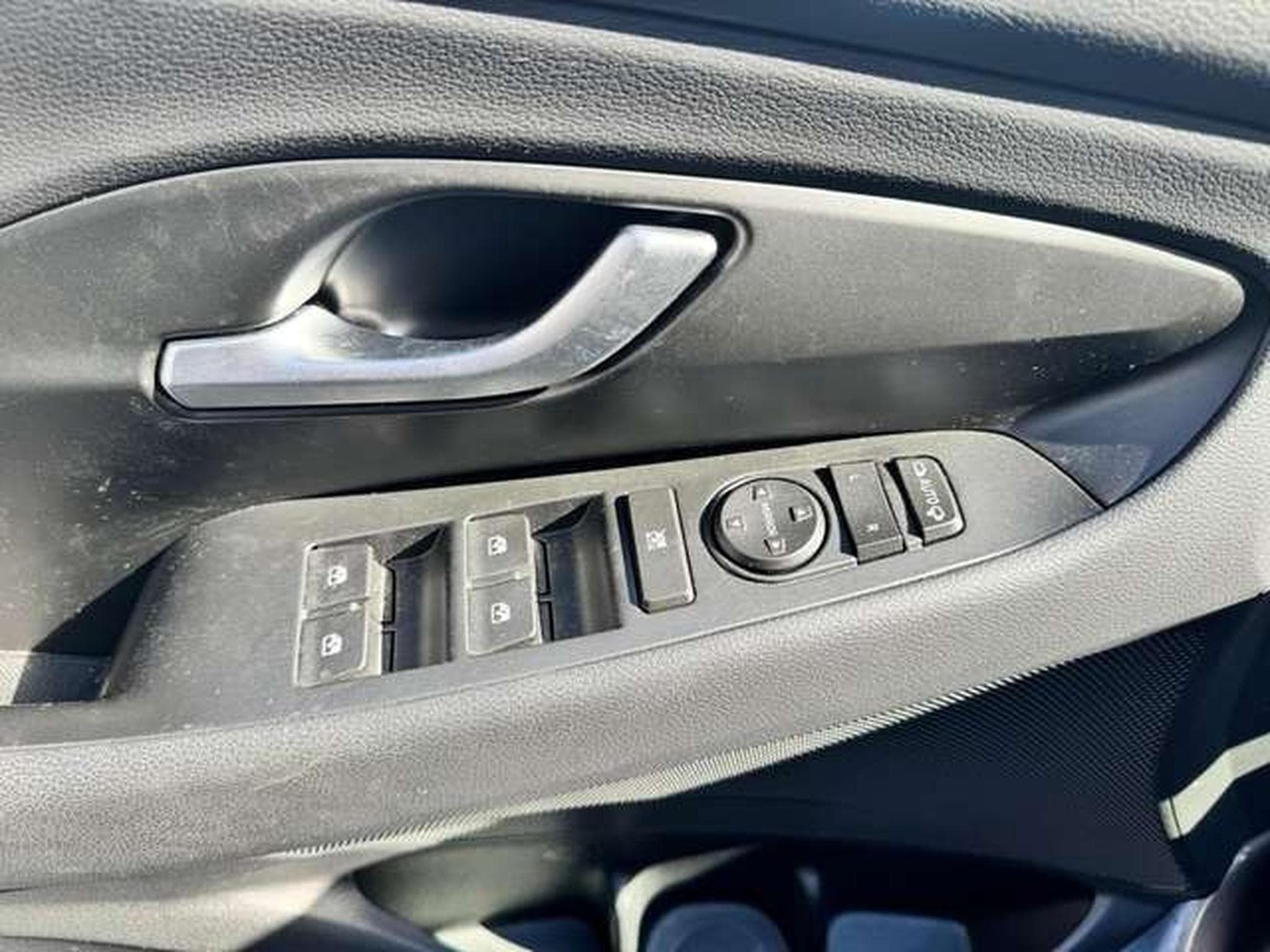 Hyundai i30 1er main / jusqu'à 48 mois de garantie (2019) - Photo 14