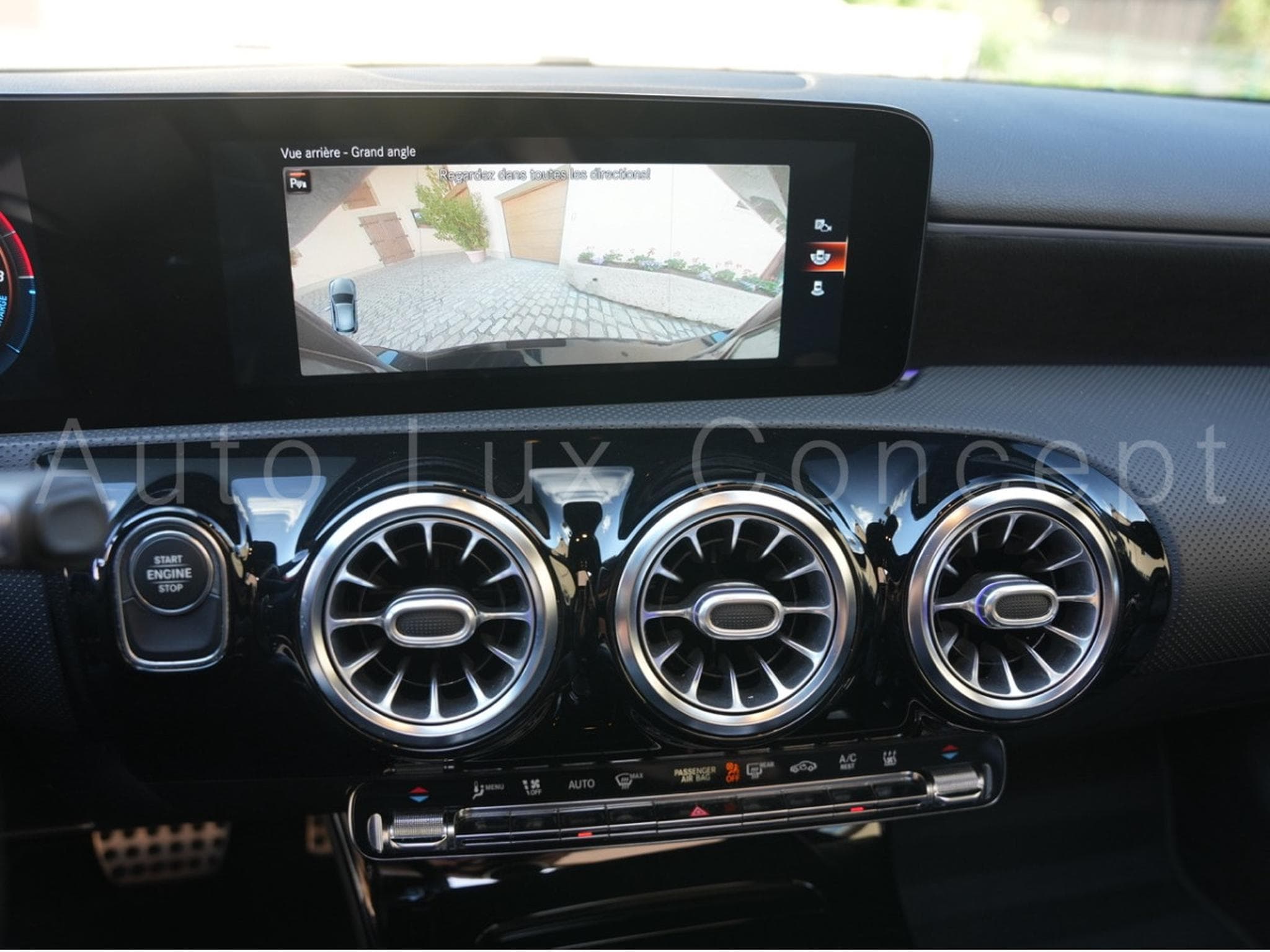 Mercedes A 250 e AMG Line 8G-DCT (2020) - Photo 12
