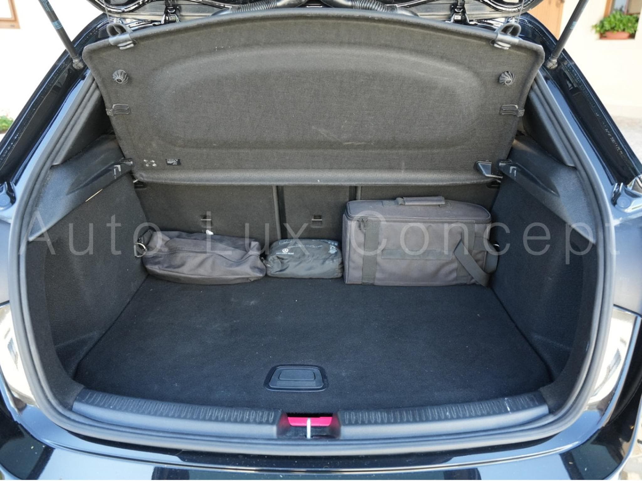 Mercedes A 250 e AMG Line 8G-DCT (2020) - Photo 18