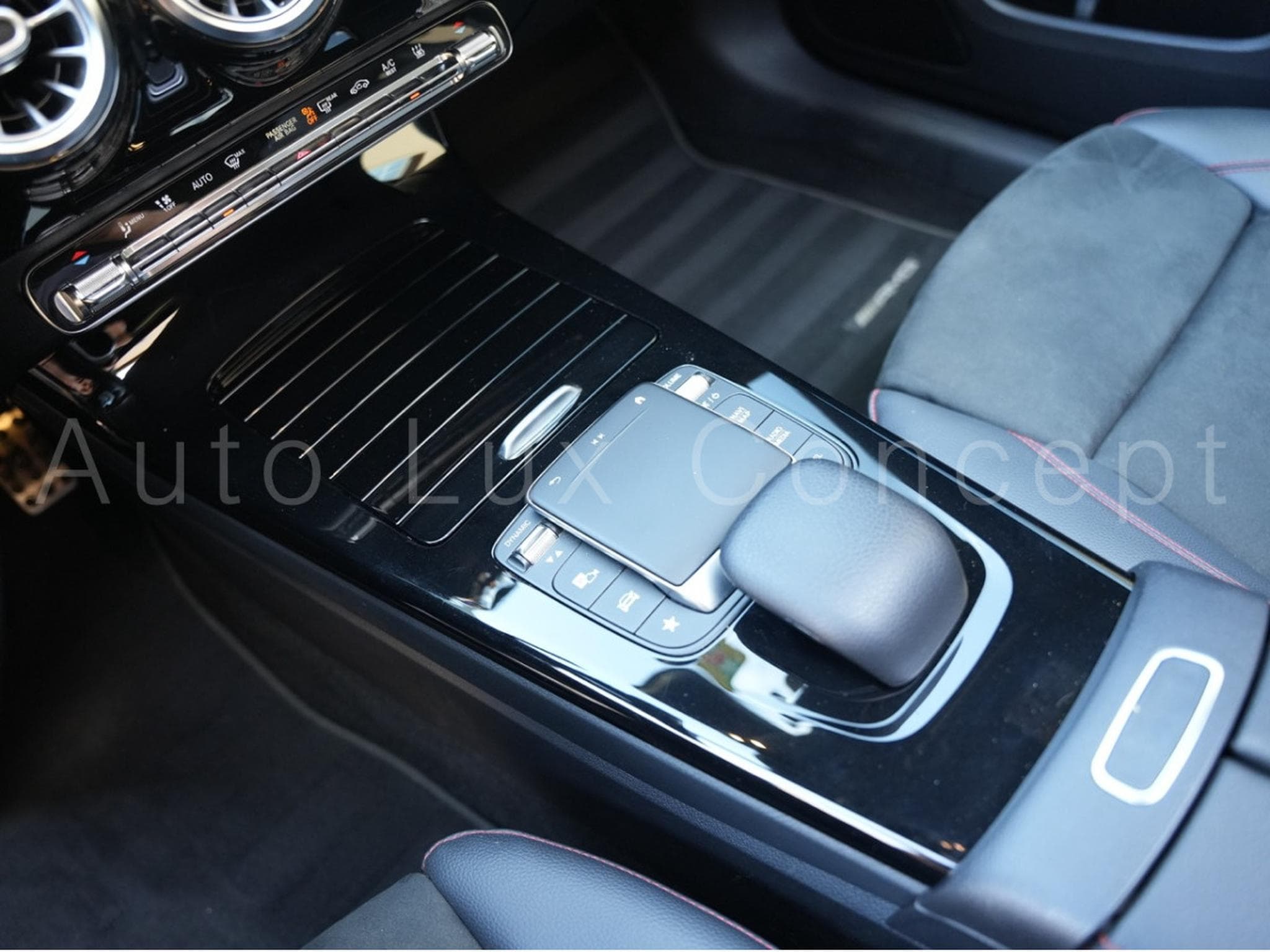 Mercedes A 250 e AMG Line 8G-DCT (2020) - Photo 20
