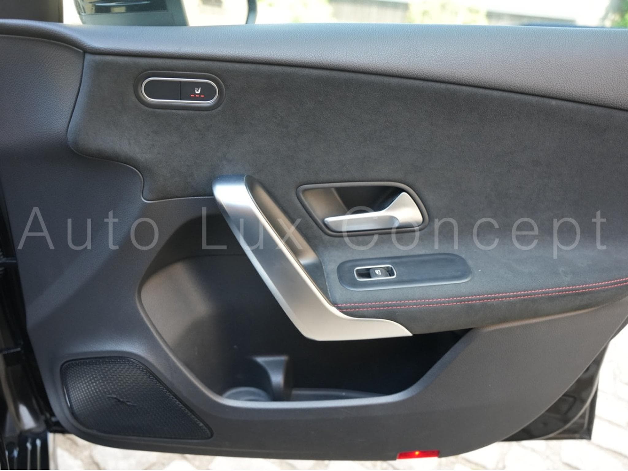 Mercedes A 250 e AMG Line 8G-DCT (2020) - Photo 21