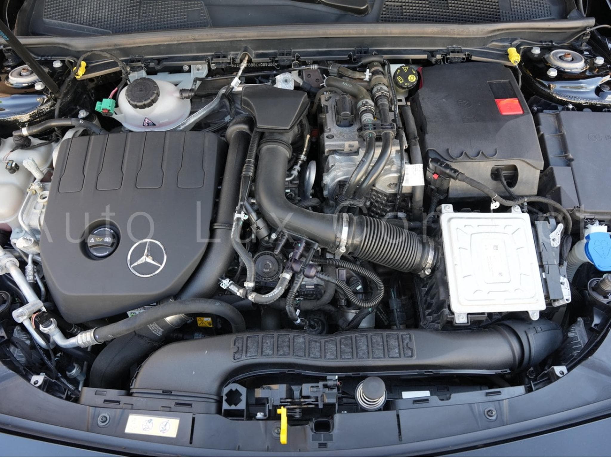 Mercedes A 250 e AMG Line 8G-DCT (2020) - Photo 23
