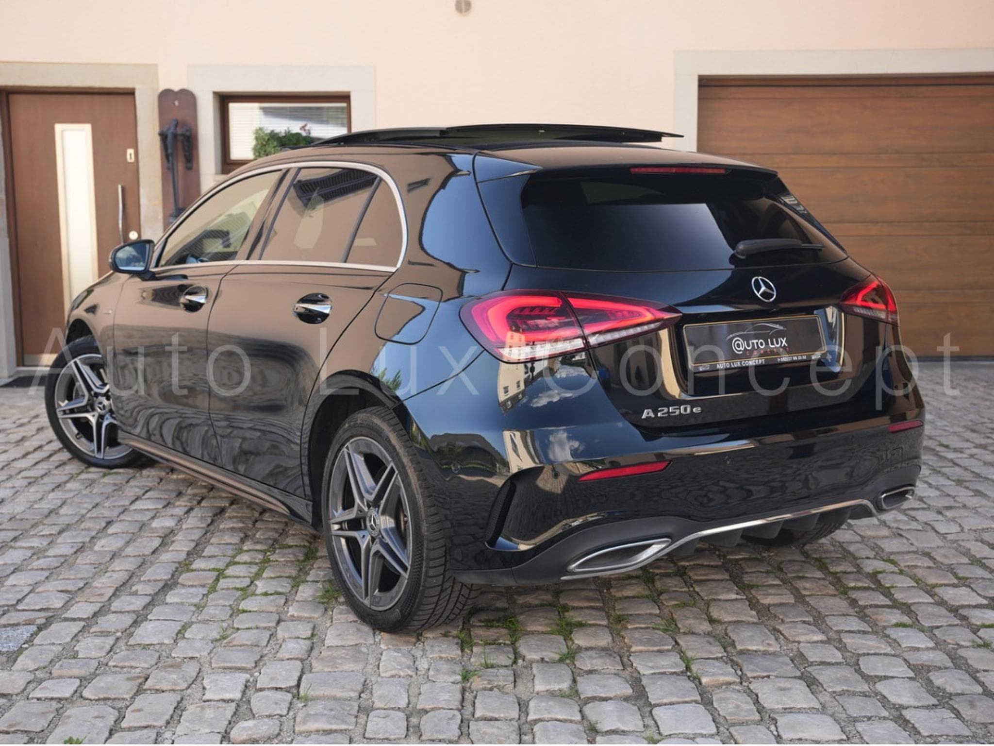 Mercedes A 250 e AMG Line 8G-DCT (2020) - Photo 4