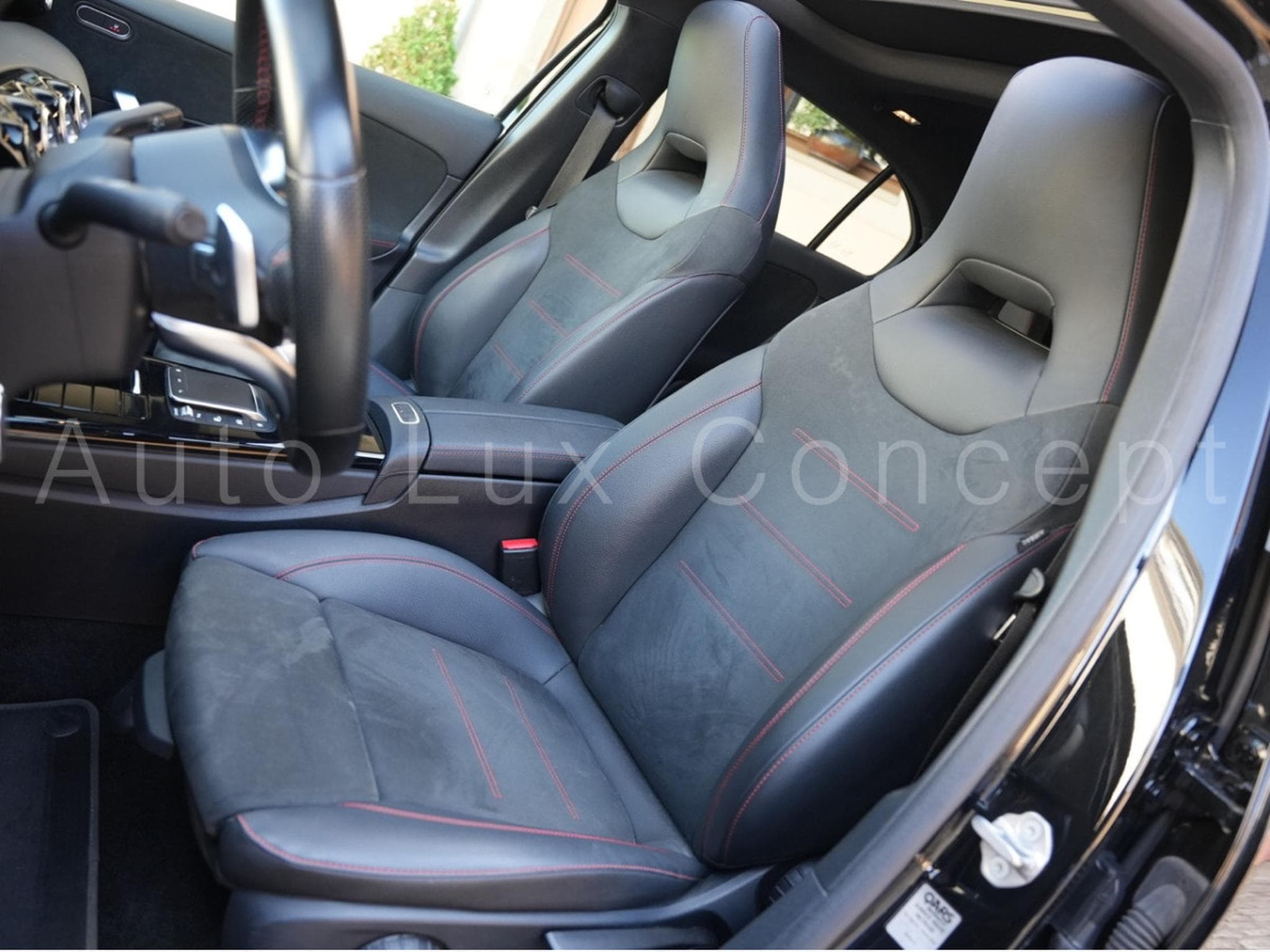 Mercedes A 250 e AMG Line 8G-DCT (2020) - Photo 7