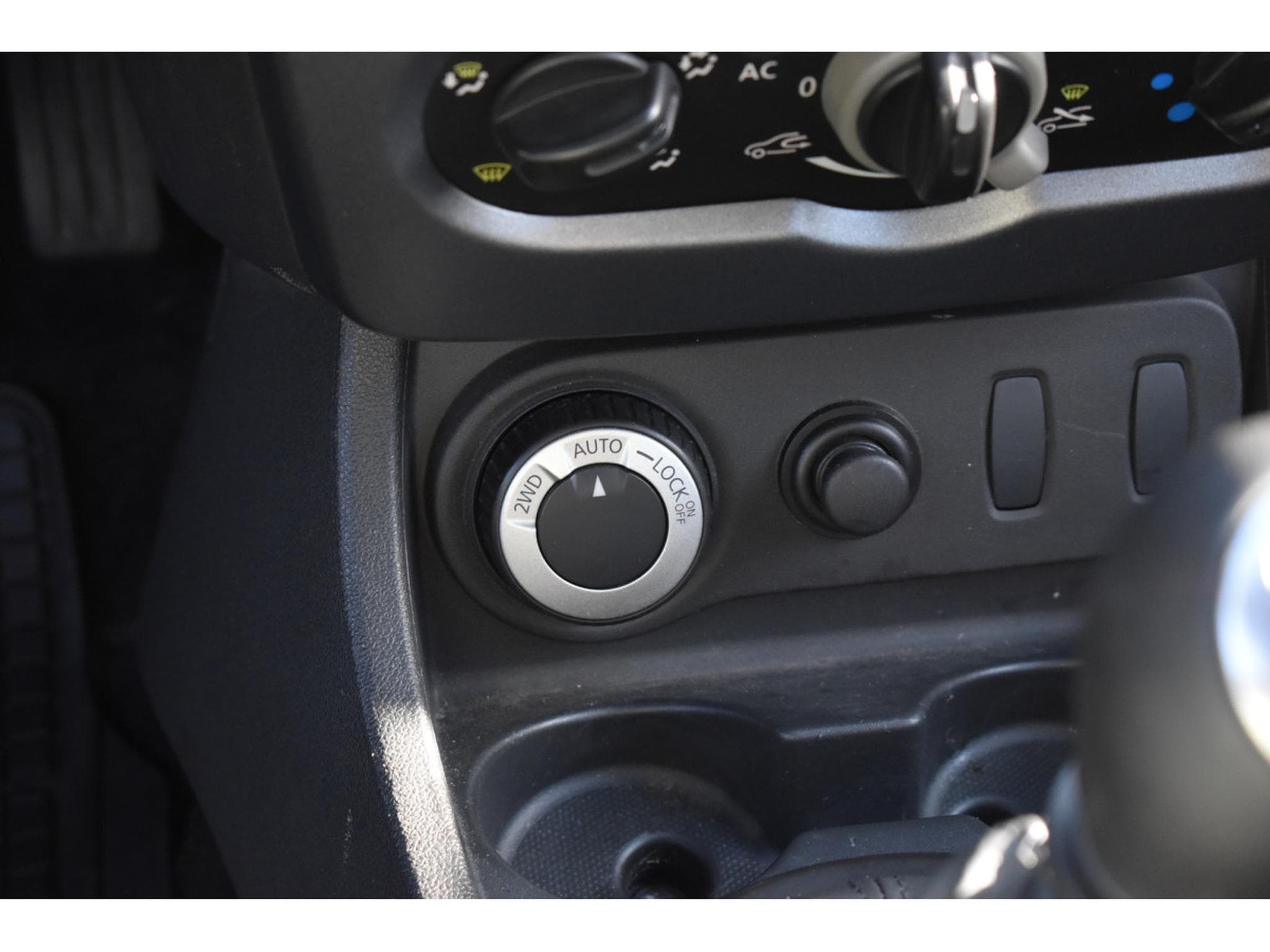 Dacia Duster 4x4 1,6i16V (2012) - Photo 9