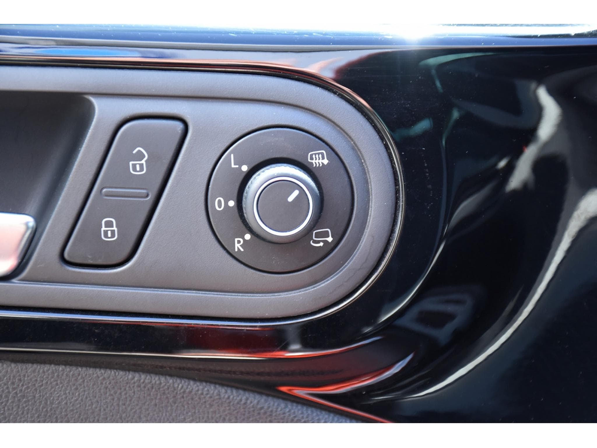 VW Beetle 1.4 TSI R-Line REGUL SG CHFF CAM XENON 1° MAIN (2017) - Foto 16