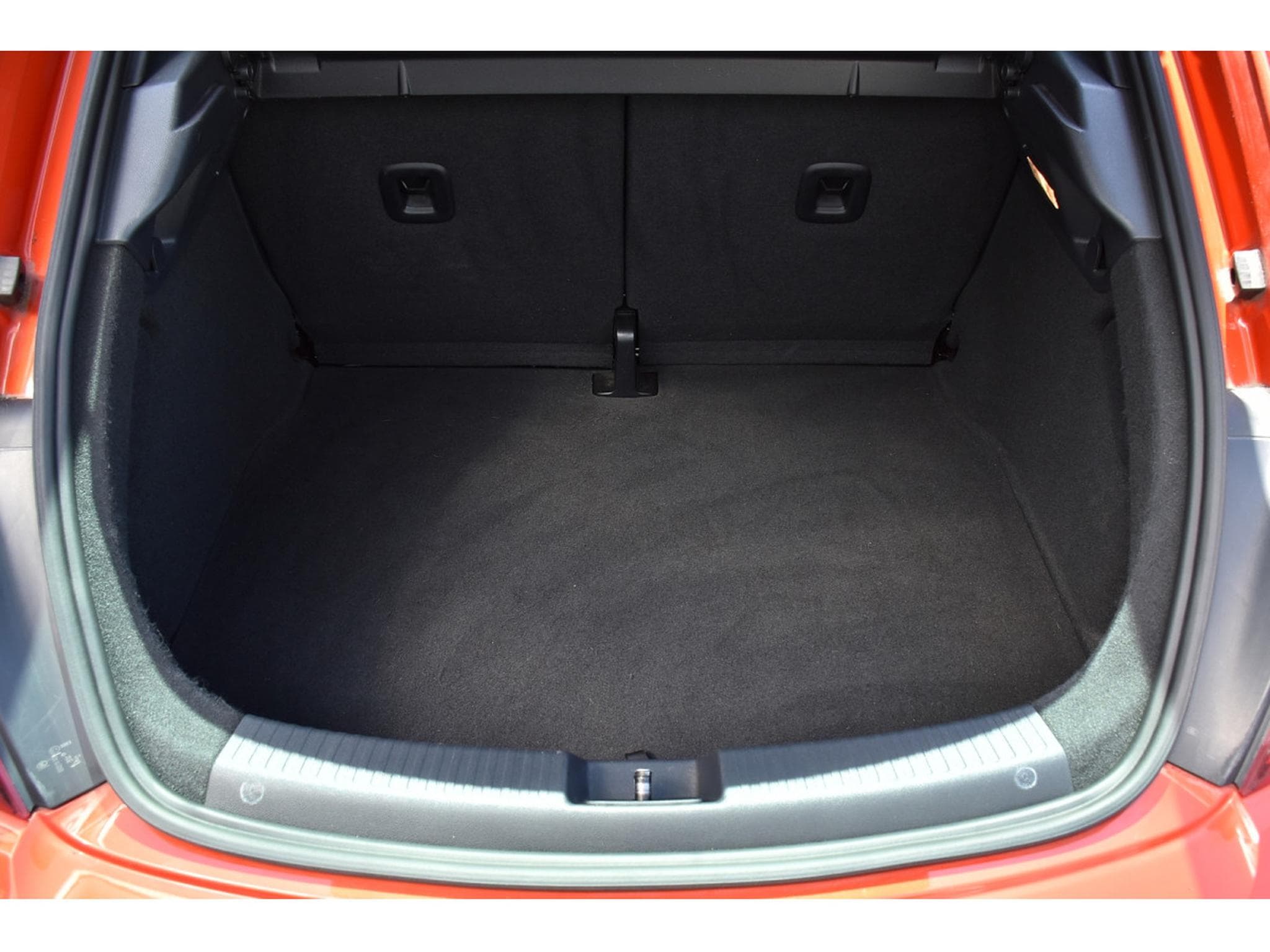 VW Beetle 1.4 TSI R-Line REGUL SG CHFF CAM XENON 1° MAIN (2017) - Foto 17
