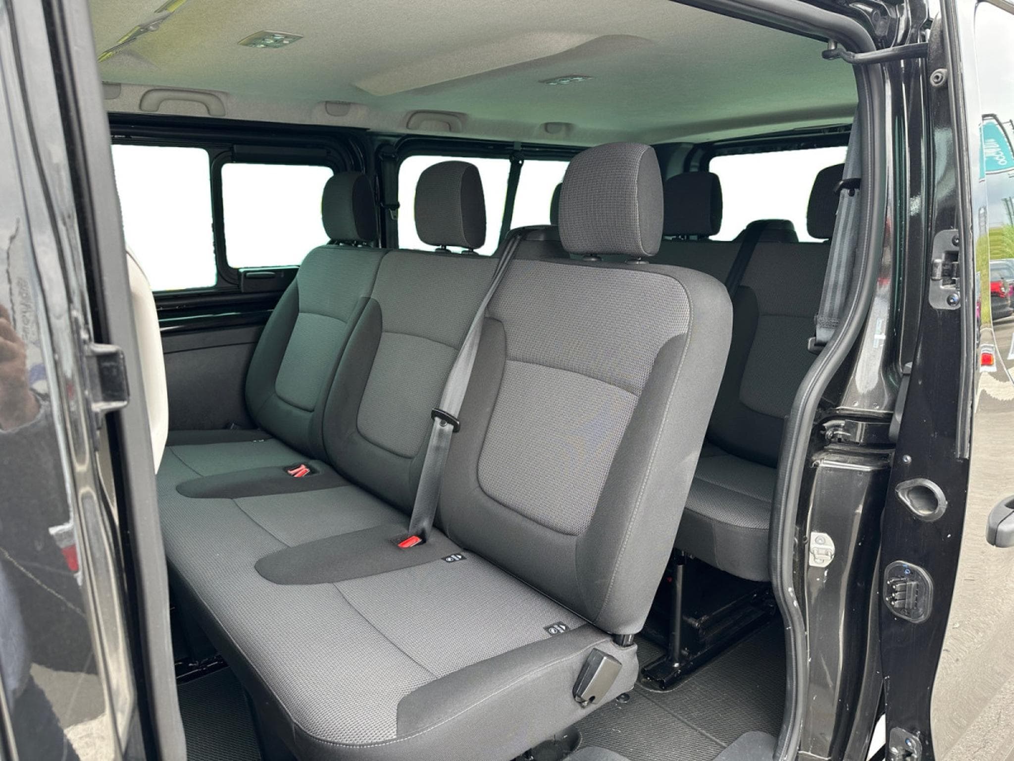Renault Trafic 2.0 Blue dCi EDC L2 Grand Passenger Equilibre 8pl (2024) - Photo 9