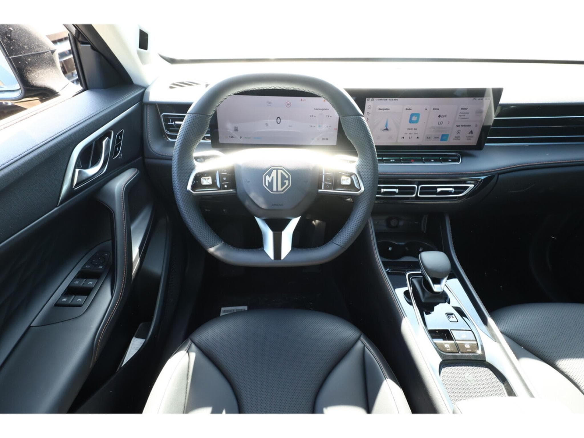 MG HS 1.5 PHEV 224 Auto Luxury (2026) - Photo 9