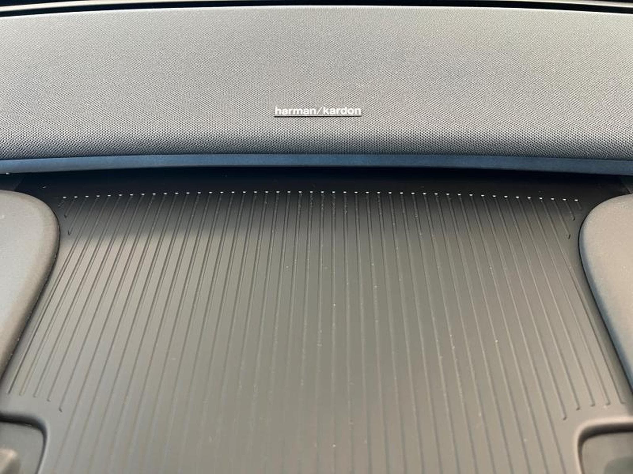 Volvo EX30 Plus (2024) - Photo 13