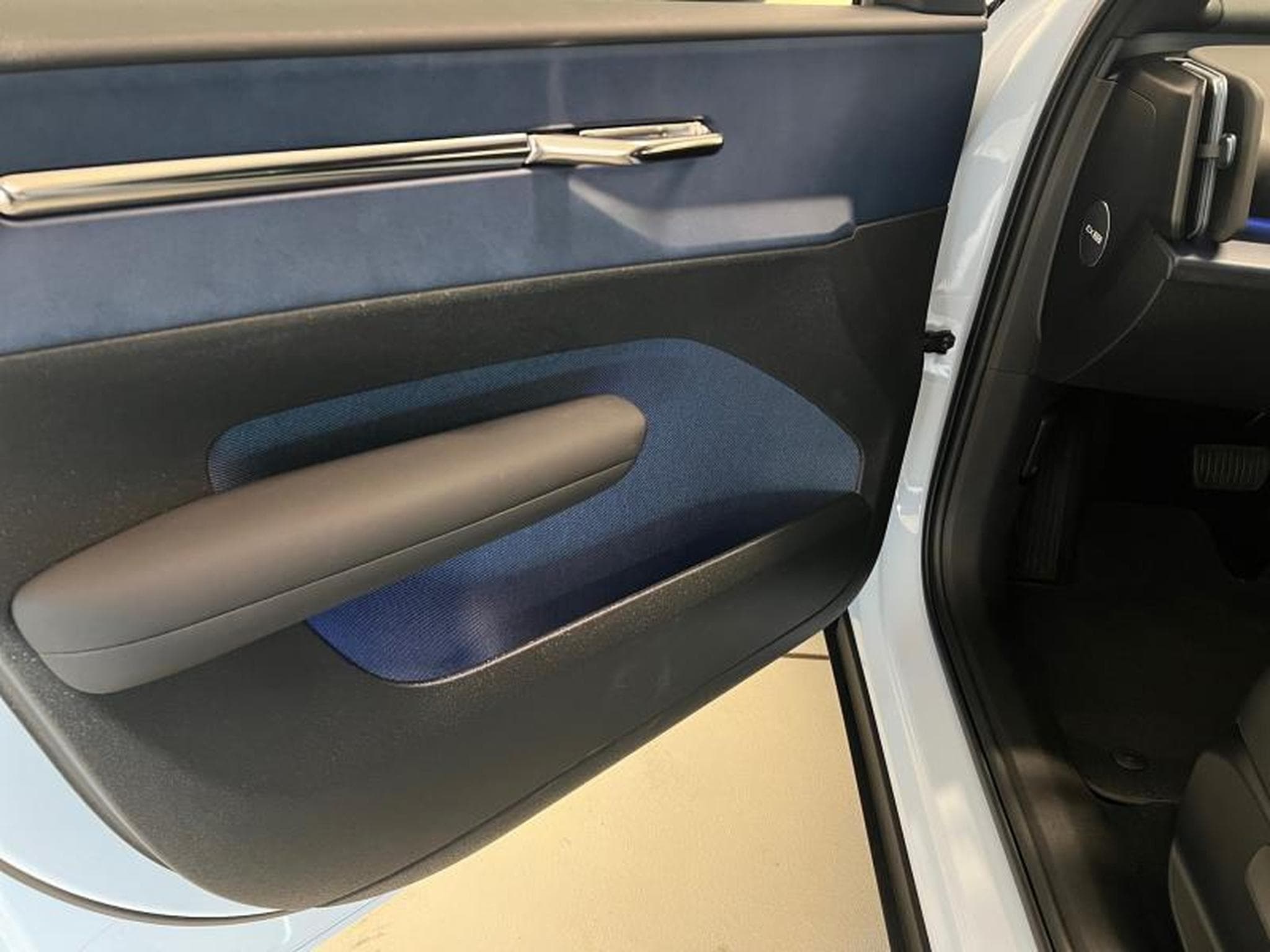 Volvo EX30 Plus (2024) - Photo 15