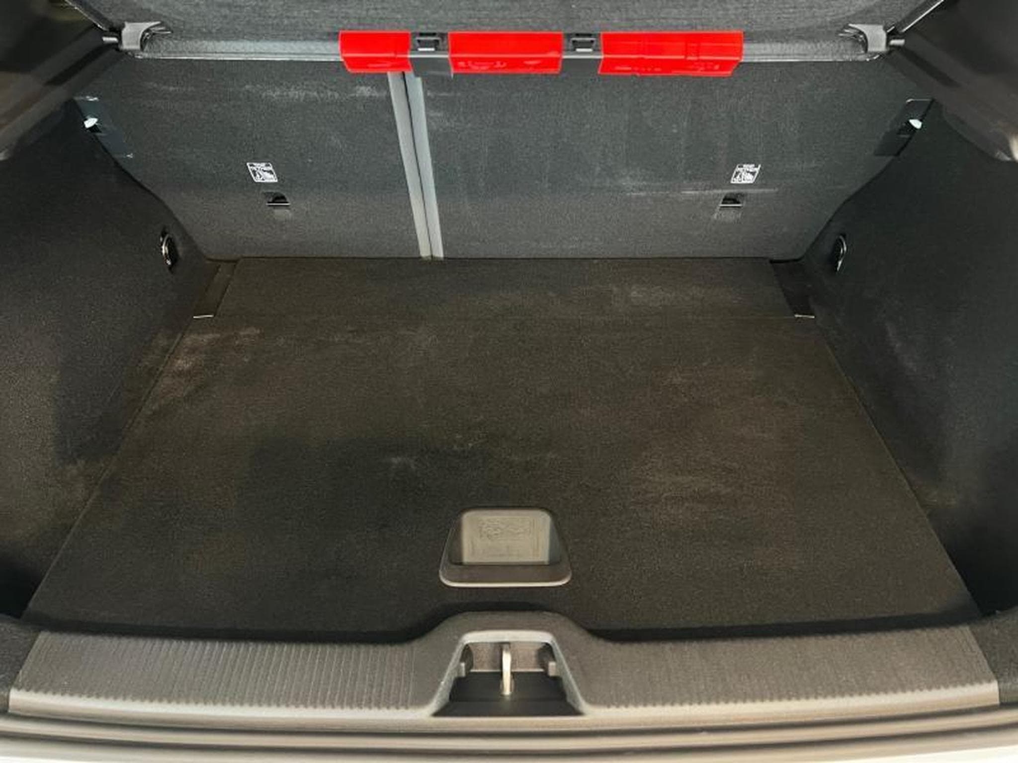 Volvo EX30 Plus (2024) - Photo 17