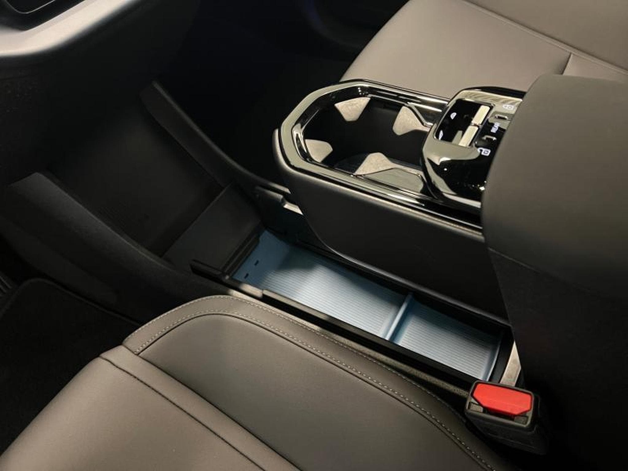 Volvo EX30 Plus (2024) - Photo 8