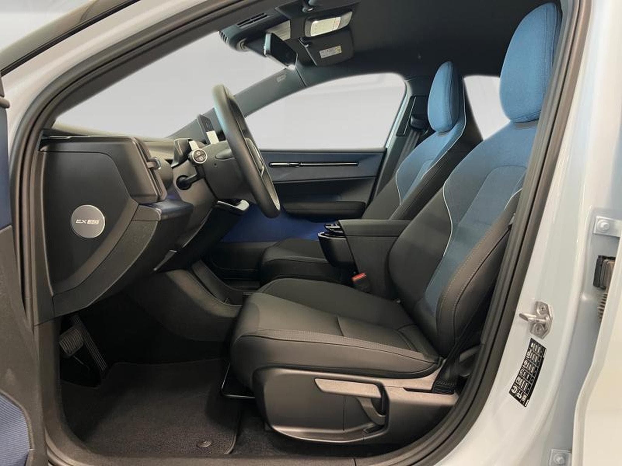 Volvo EX30 Plus (2024) - Photo 9