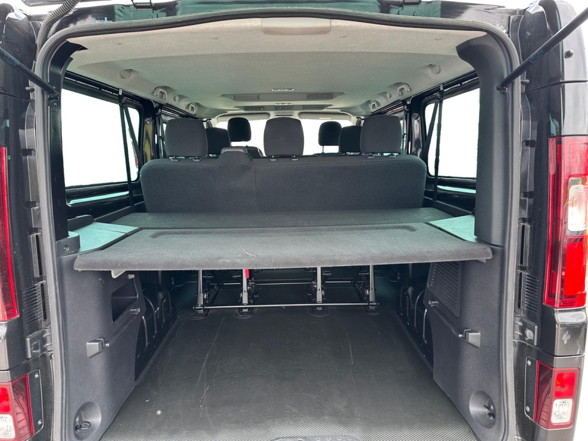 Renault Trafic 2.0 Blue dCi EDC L2 Grand Passenger Equilibre 8pl (2024) - Foto 11