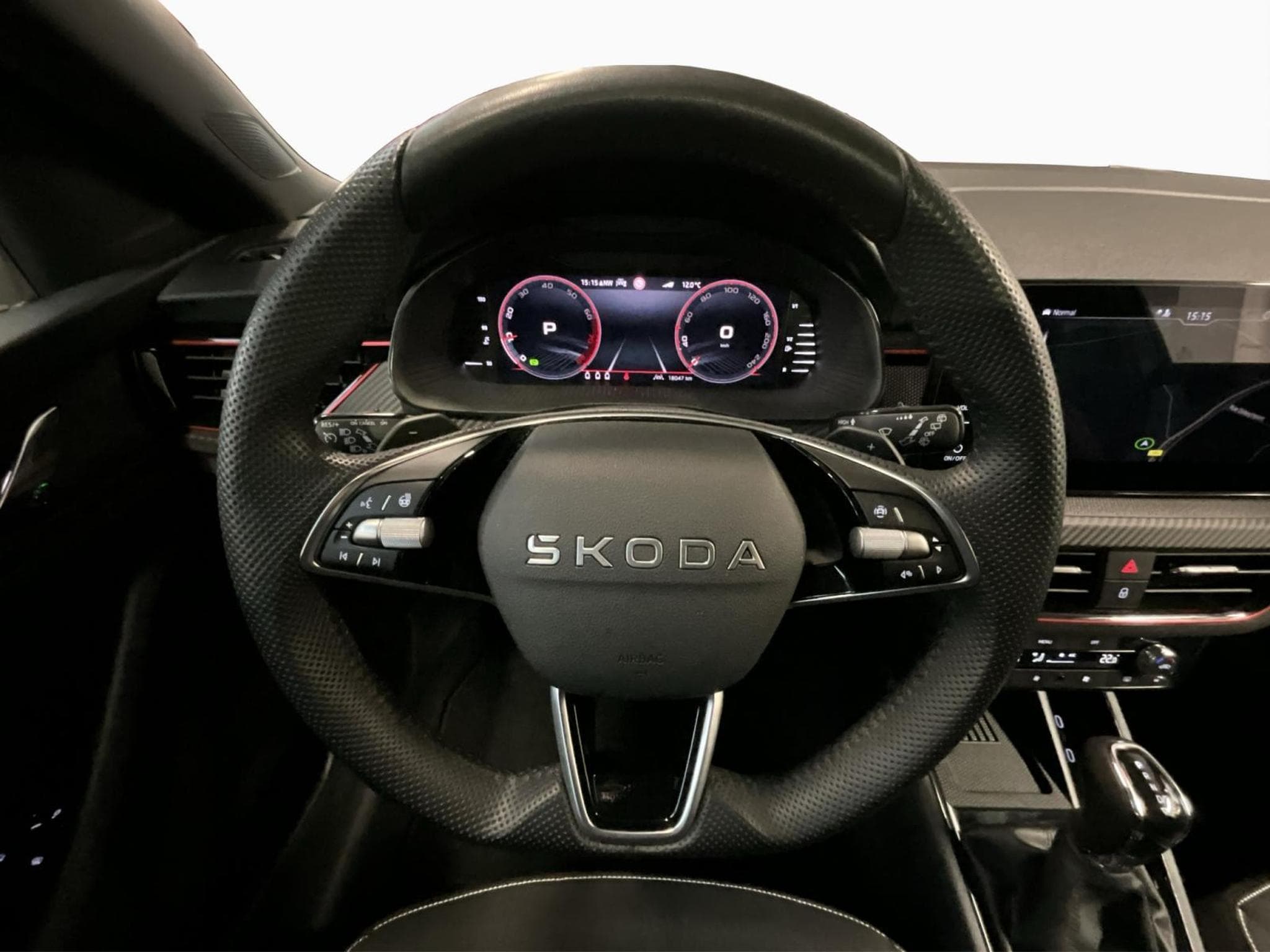 Skoda Scala Monte-Carlo+DSG+RearView+LED (2025) - Photo 10