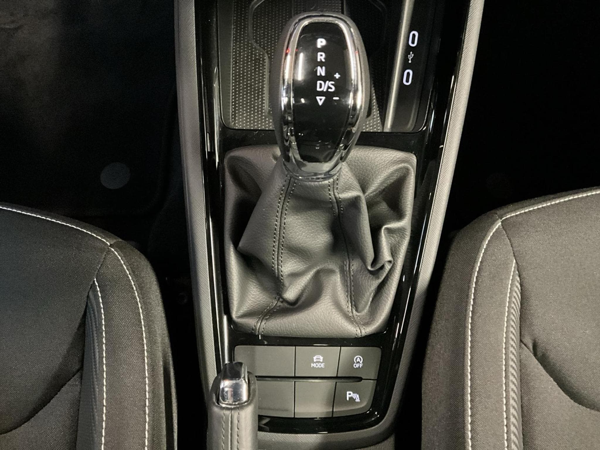 Skoda Scala Monte-Carlo+DSG+RearView+LED (2025) - Photo 12