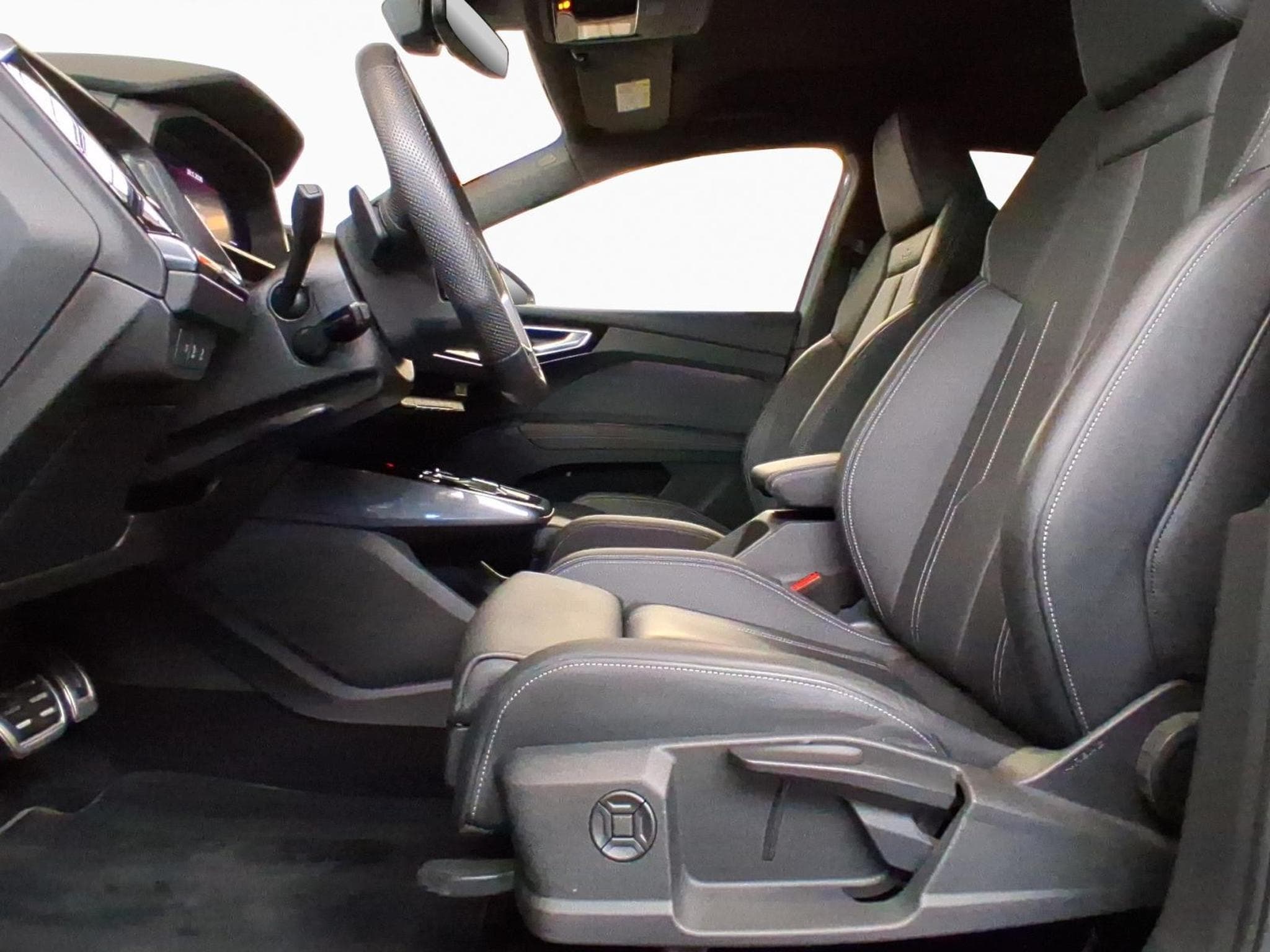 Audi Q4 e-tron 77kWh+SB+e-tron50+Quattro+S-Line+P.Premium (2023) - Photo 9