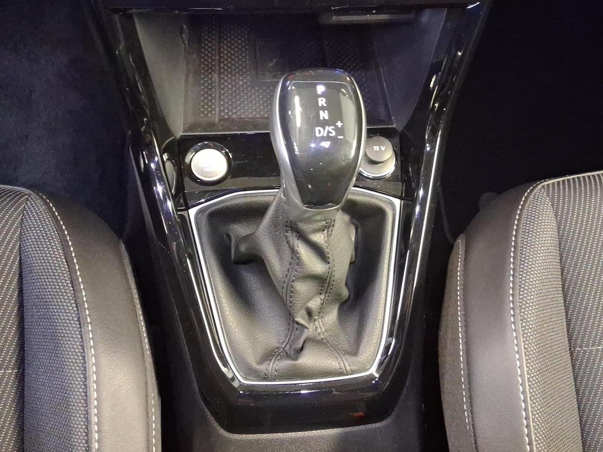VW T-Cross Style+DSG+IQ-Drive+RearView+Navi (2022) - Photo 12